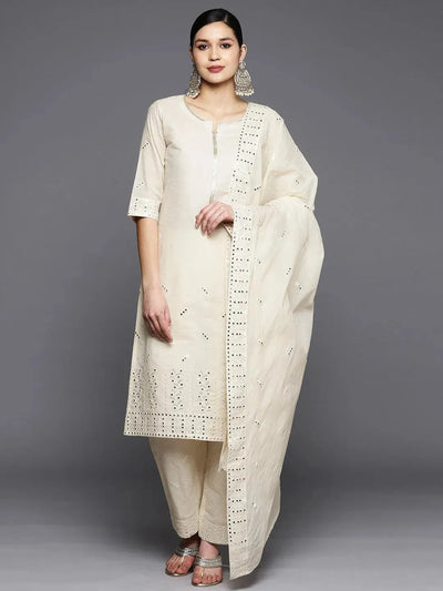 Best white kurta looks and style tips to steal from Sara Ali Khan Kiara  Advani and more celebrities  Vogue India