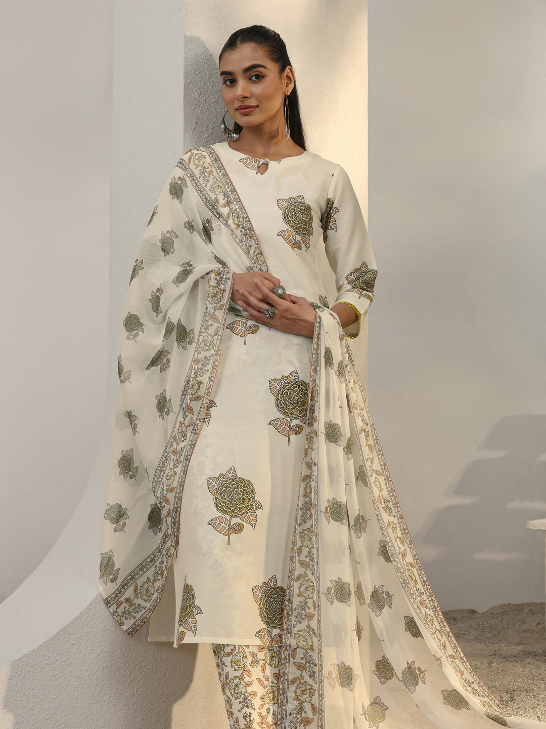  Off White Floral Printed Cotton Blend Straight Suit Set With Dupatta 