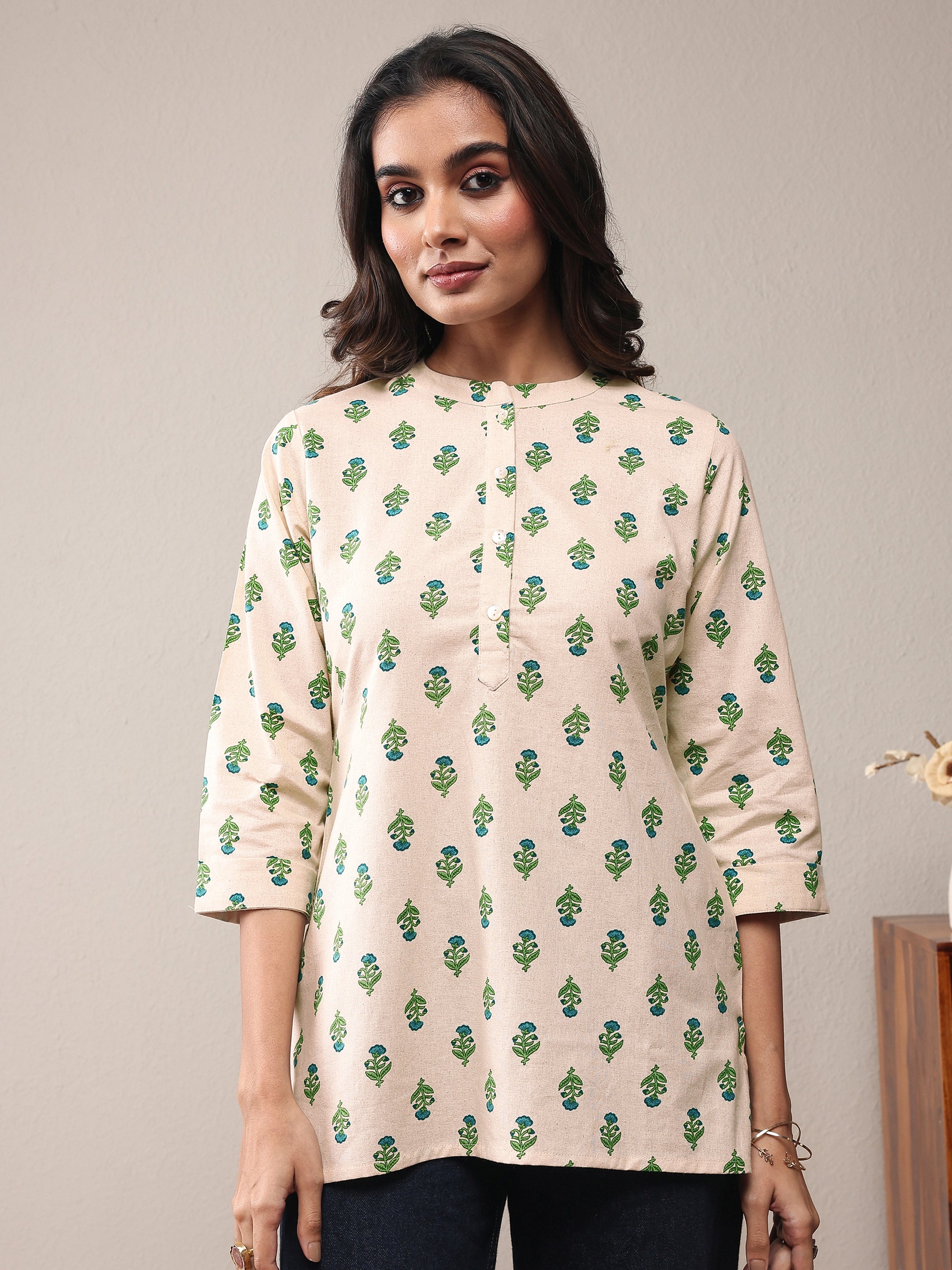 libas Off White Floral Printed Cotton Straight Short Kurti-picture-22