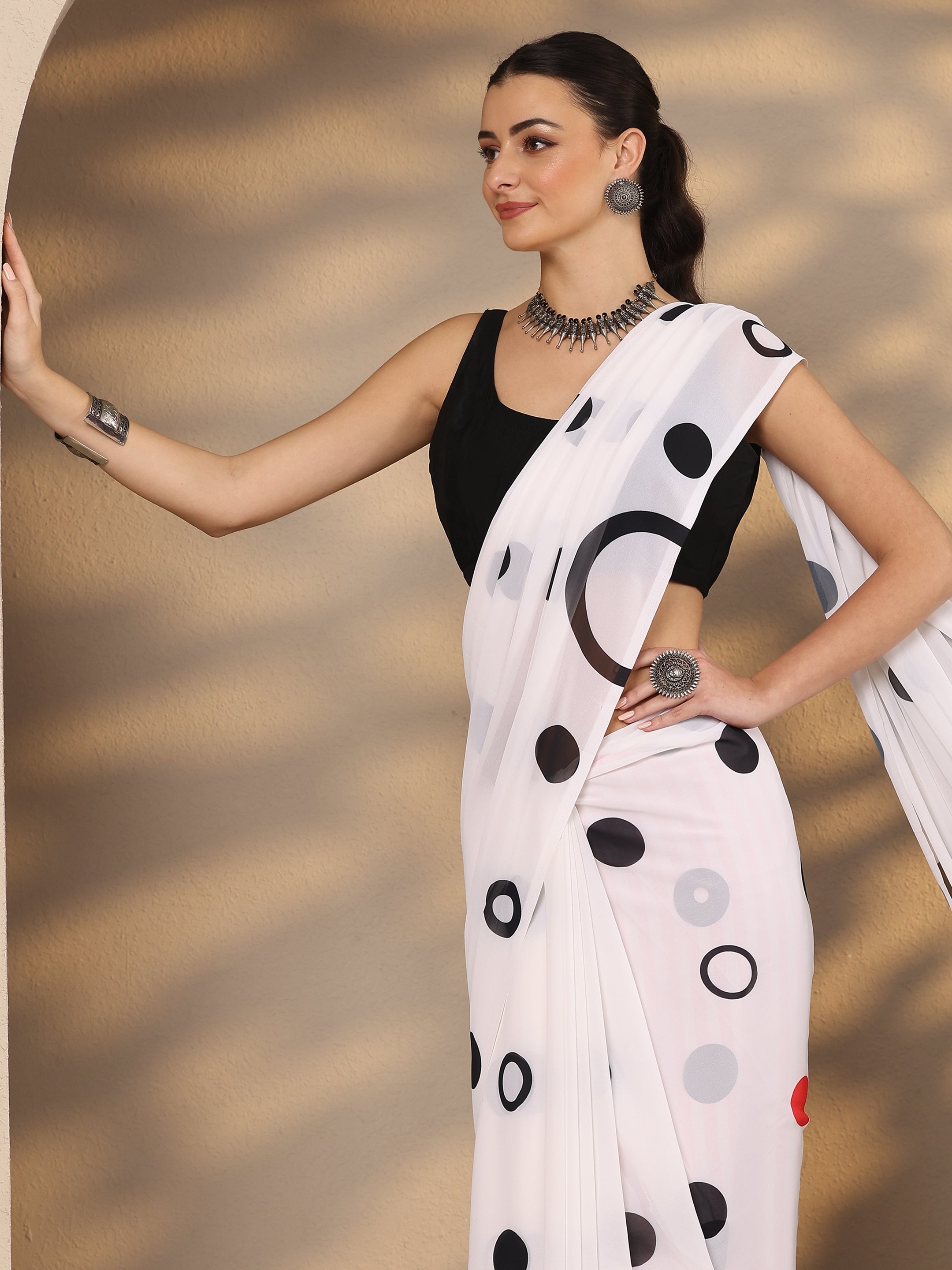 libas Off White Geometric Printed Georgette Saree With Unstitched Blouse Piece-picture-58