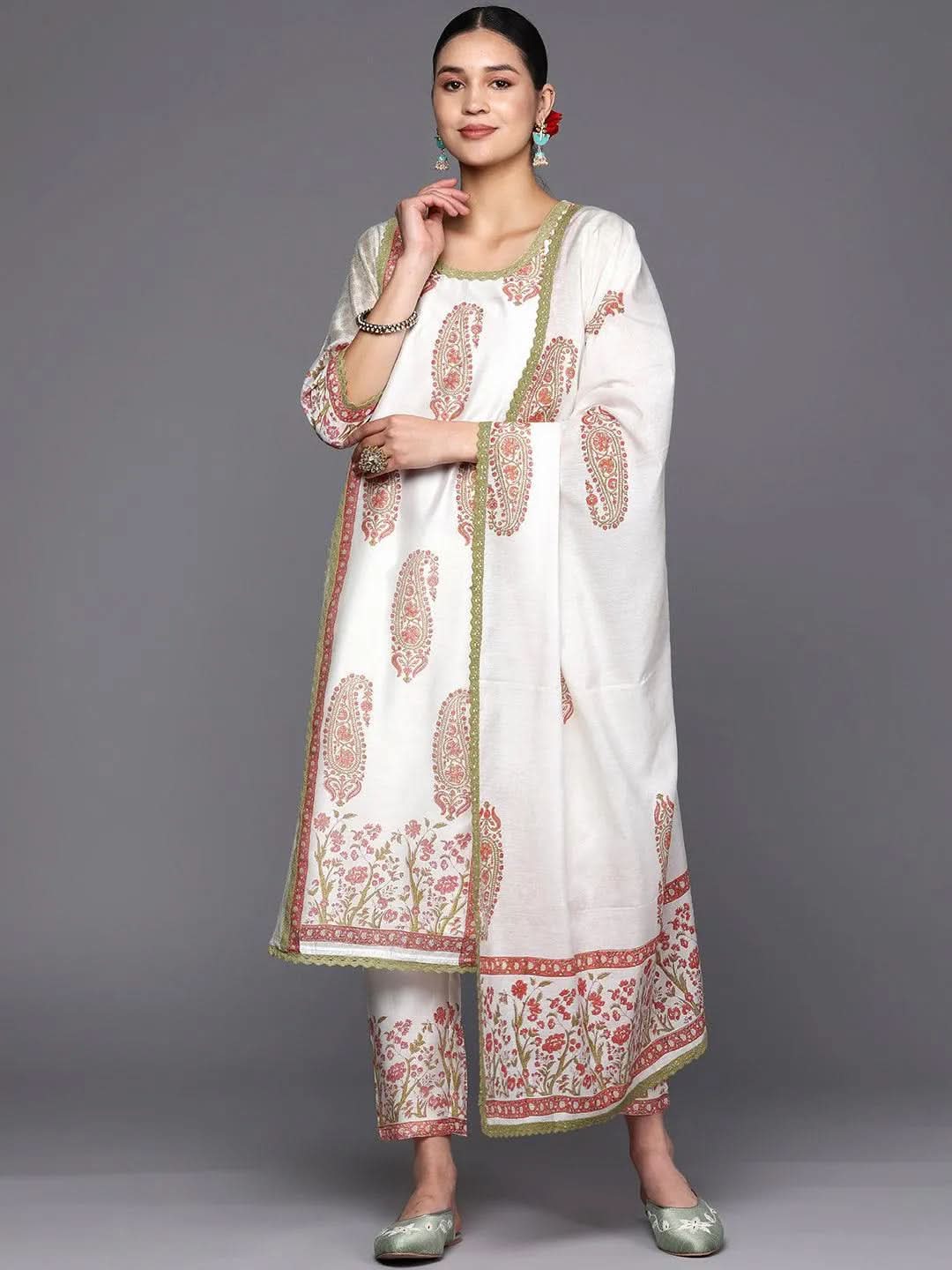 

Off-White Printed Chanderi Silk Straight Kurta With Trousers & Dupatta