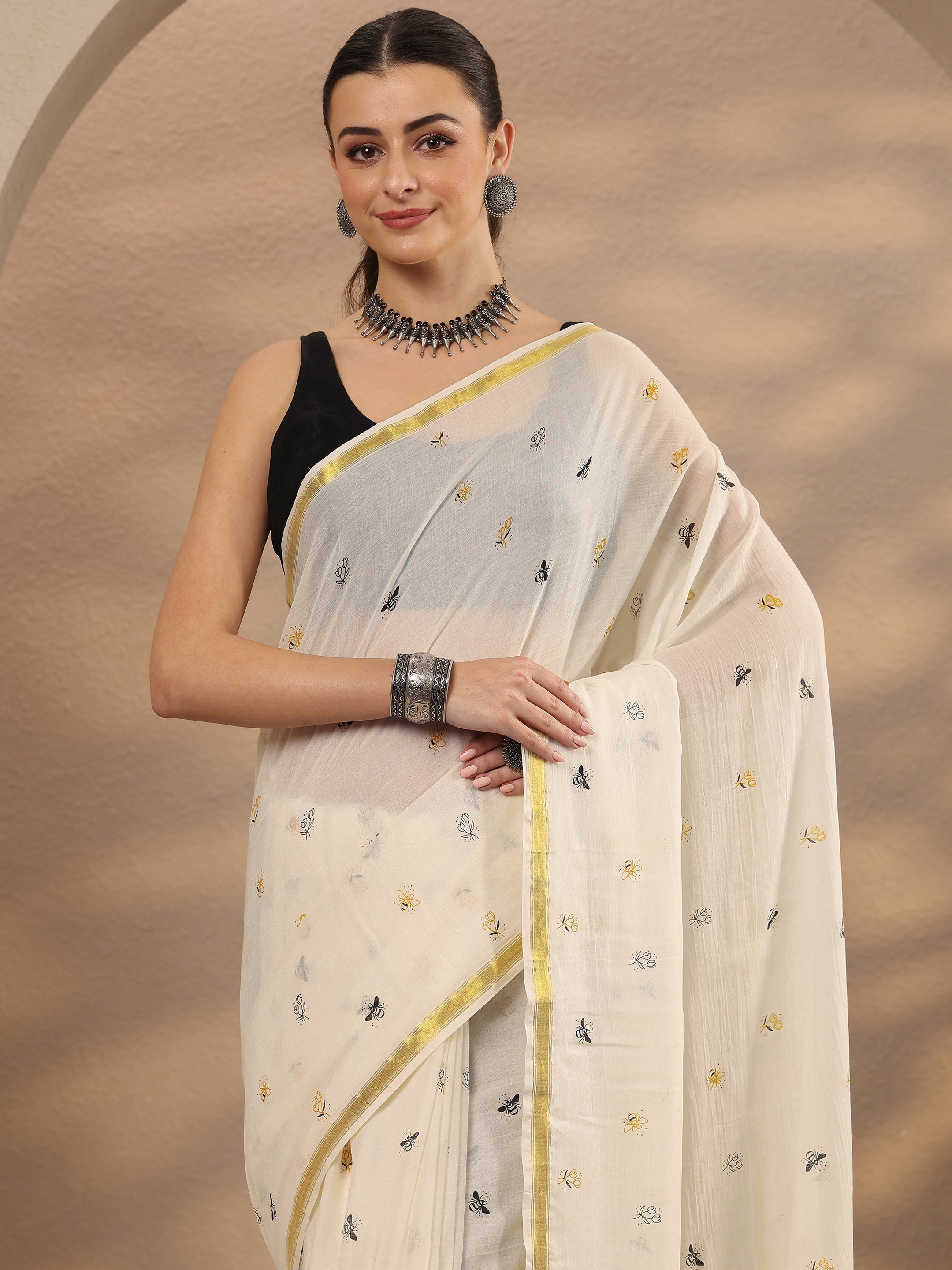 libas Off White Printed Cotton Blend Saree With Unstitched Blouse Piece-picture-39