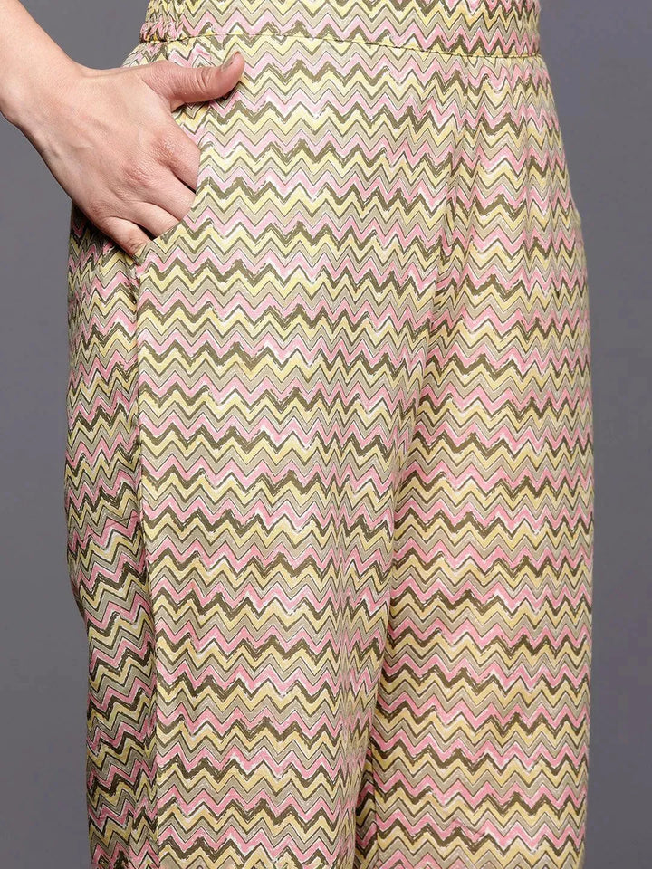 Off White Printed Cotton Straight Suit Set With Trousers - Libas