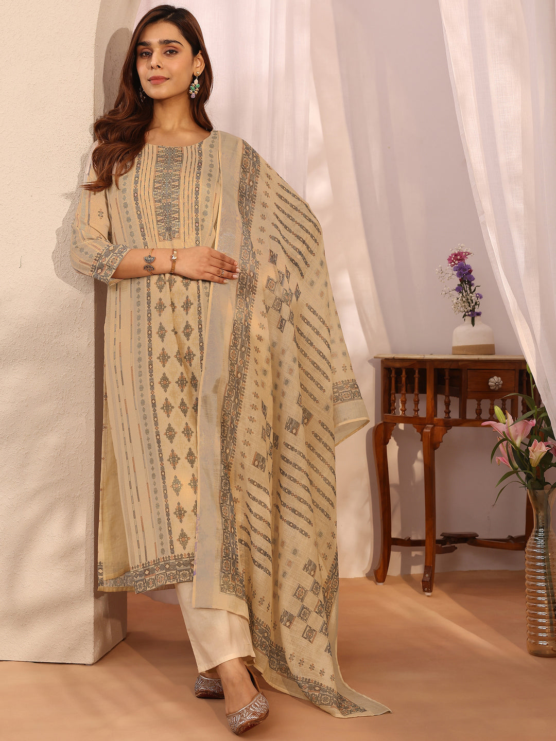 Off White Printed Linen Straight Suit Set With Dupatta