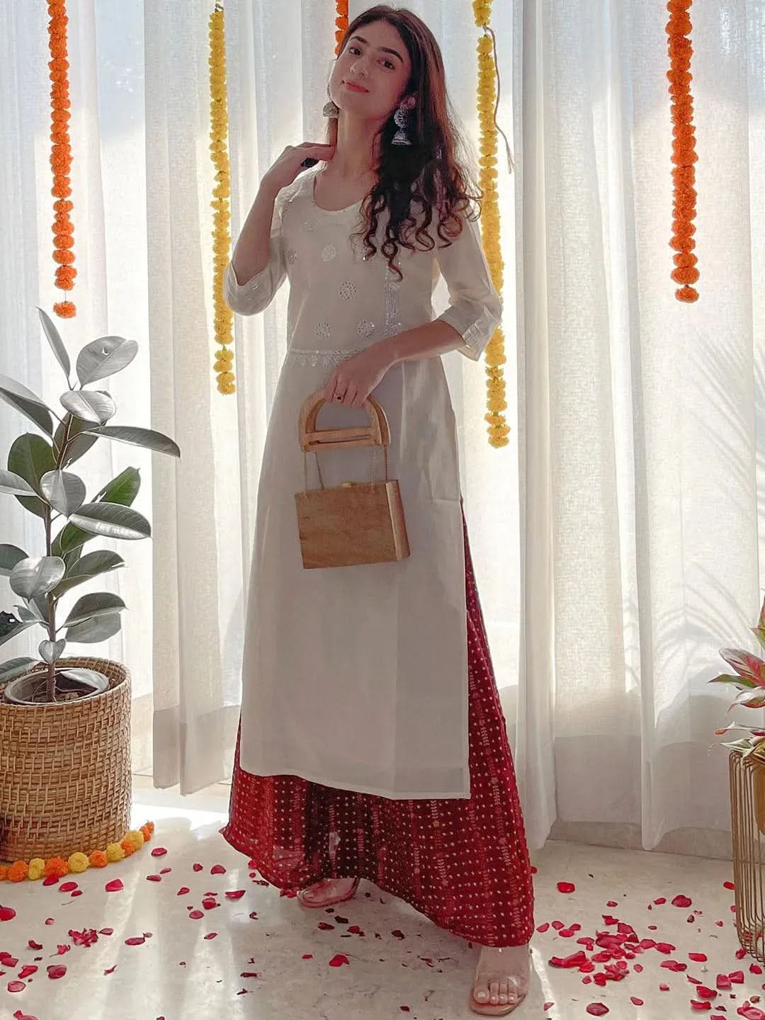 

Off White Yoke Design Cotton Straight Kurta