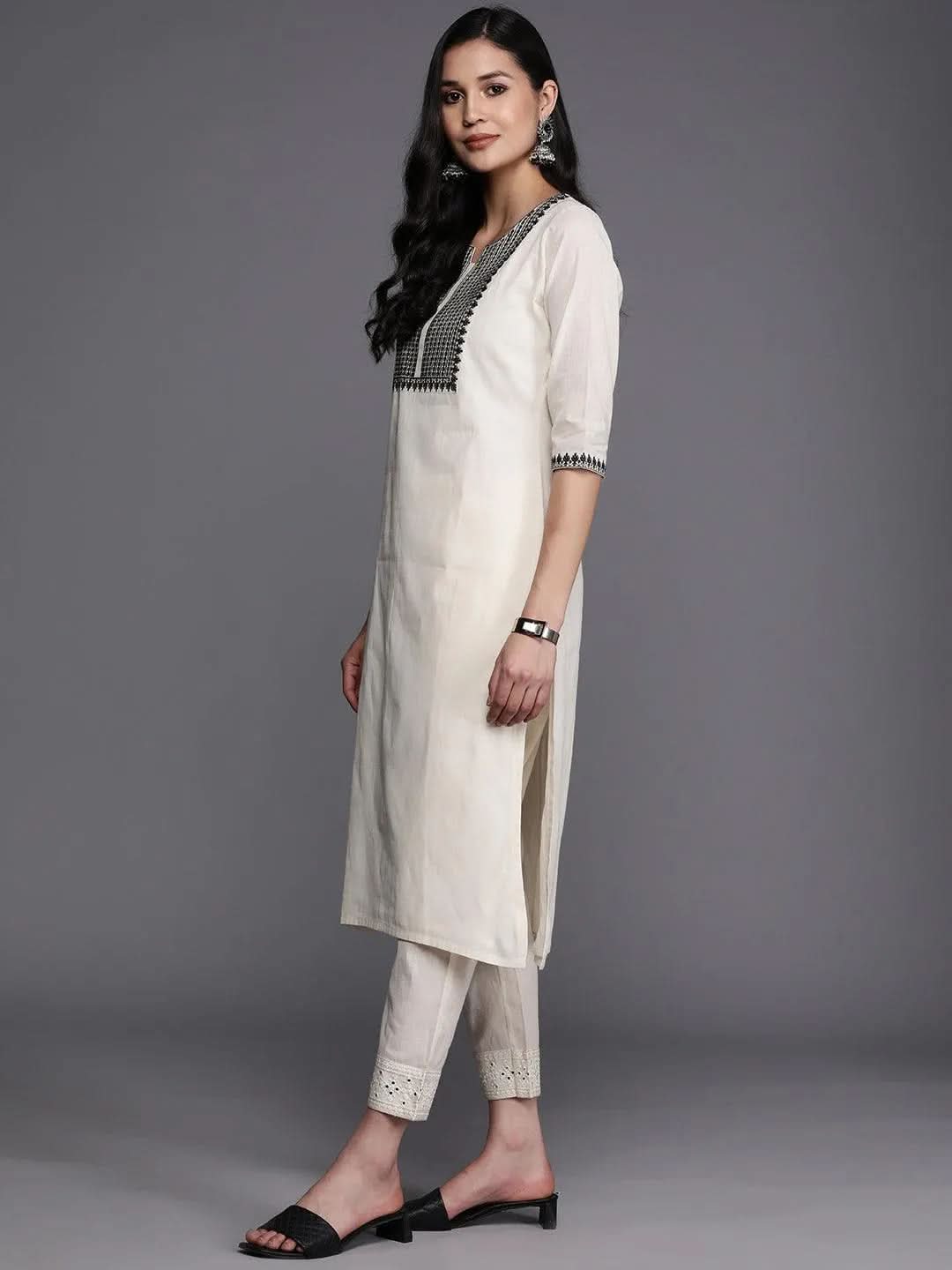 

Off White Yoke Design Cotton Straight Kurta