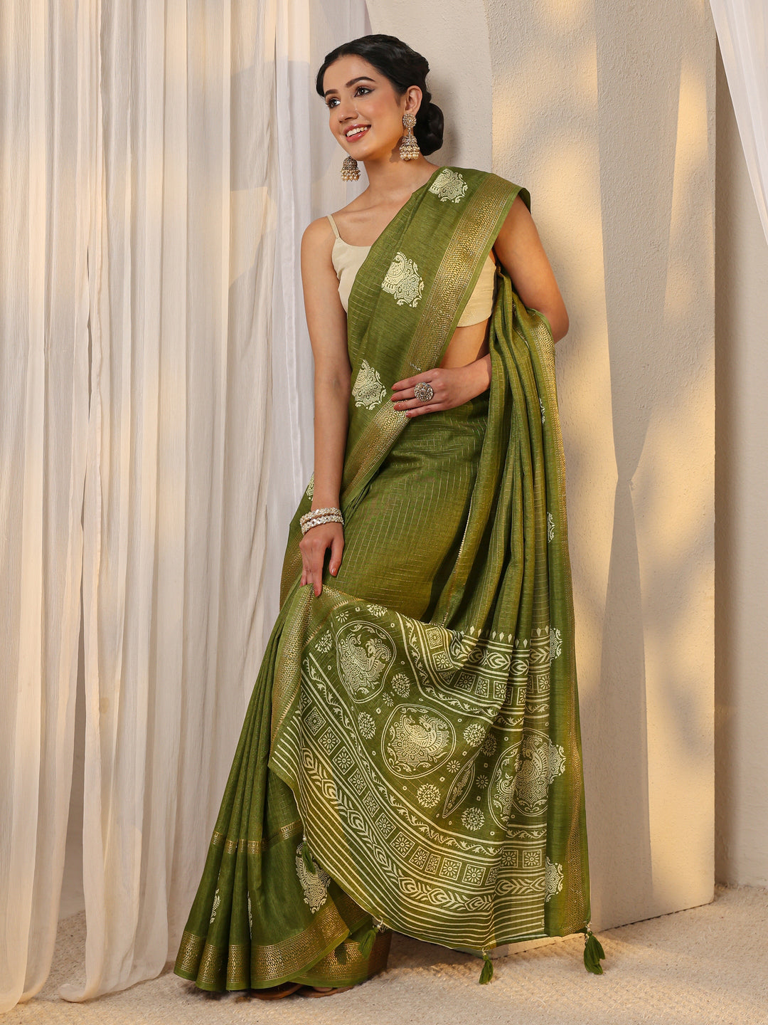  Olive Checkered Silk Blend Saree With Unstitched Blouse Piece 