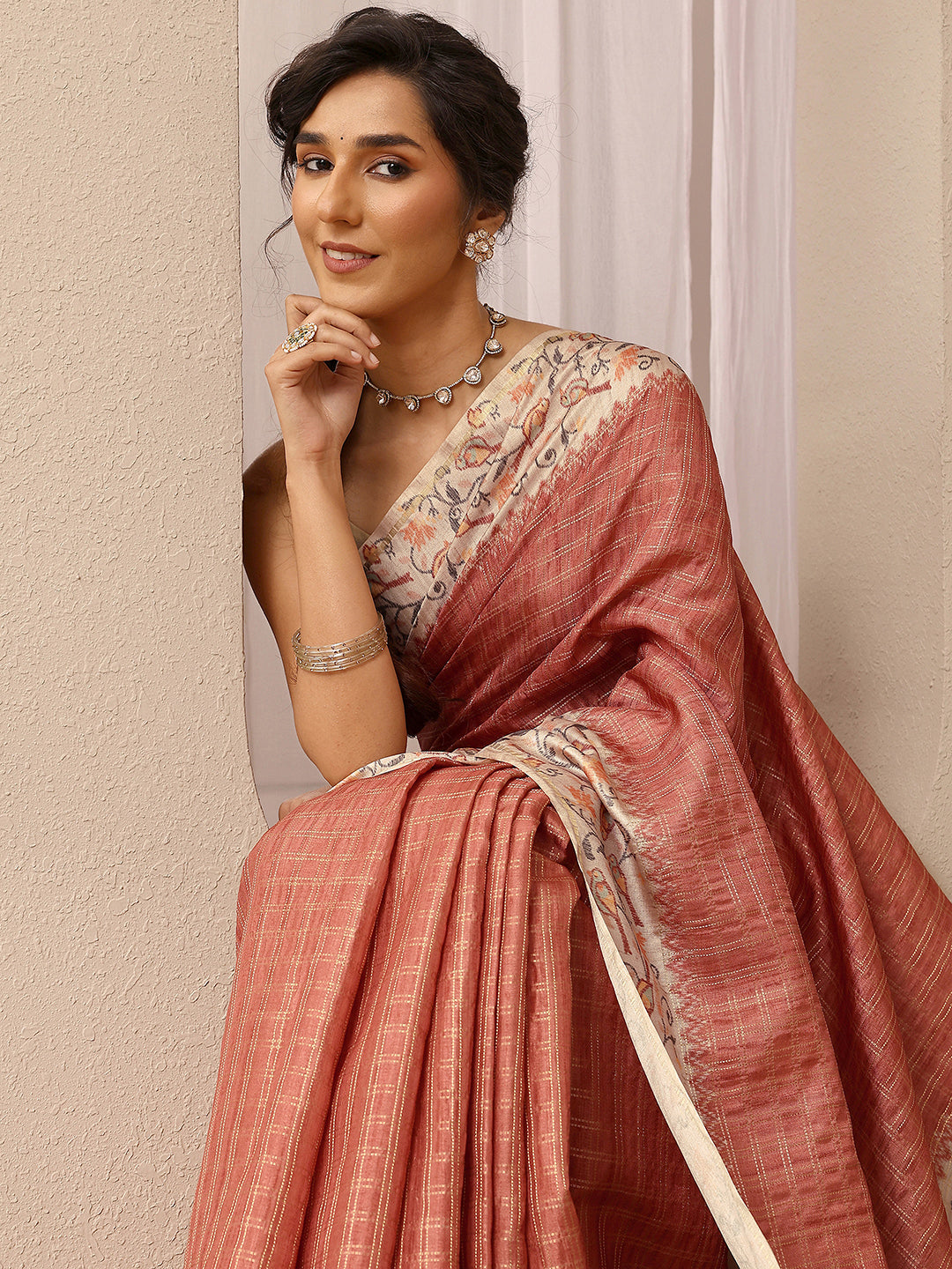 Peach Woven Design Banarsi Silk Blend Saree With Unstitched Blouse Piece