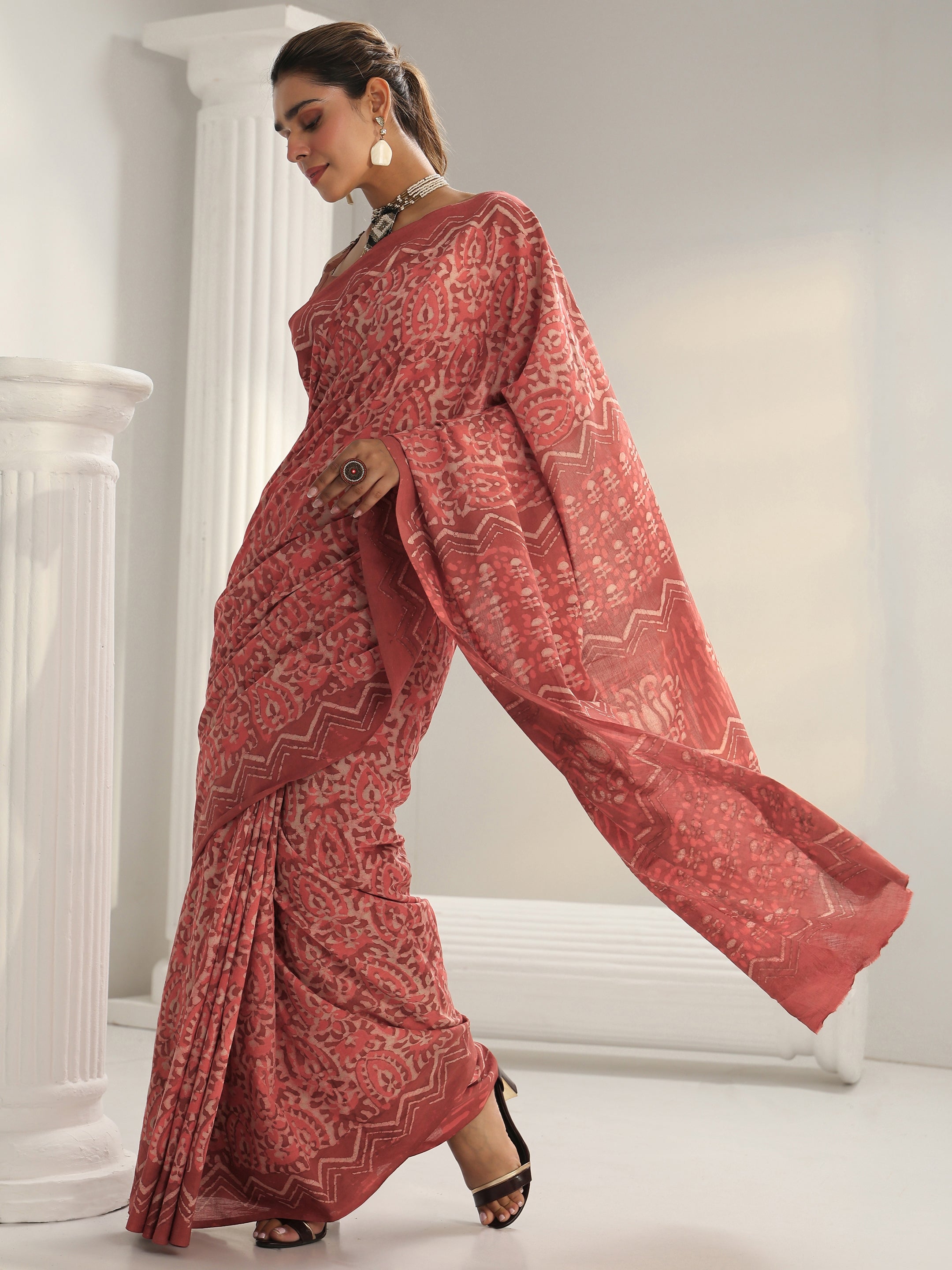 libas Pink Batik Print Cotton Saree-picture-41