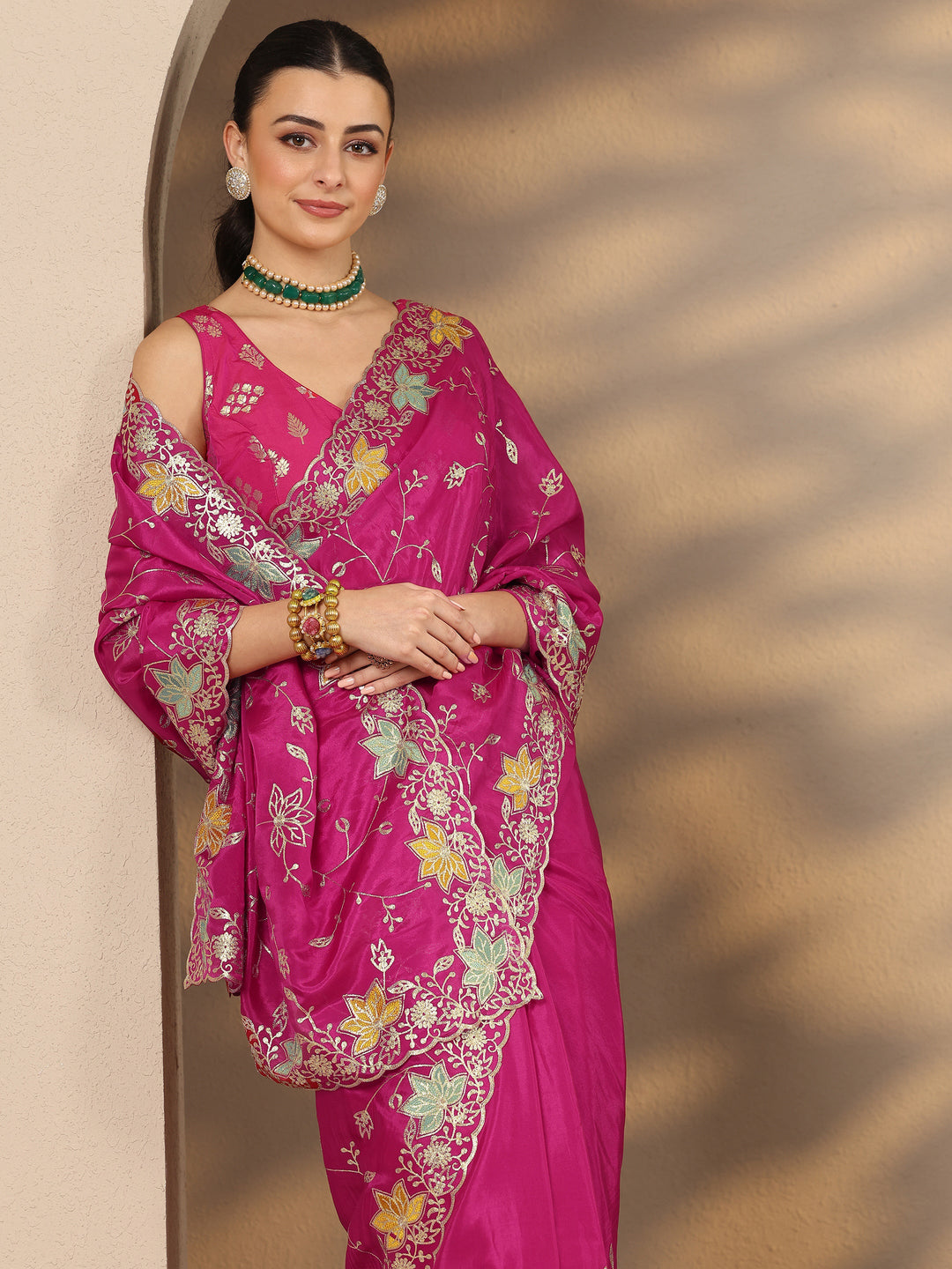 Pink Embroidered Silk Blend Saree With Unstitched Blouse Piece