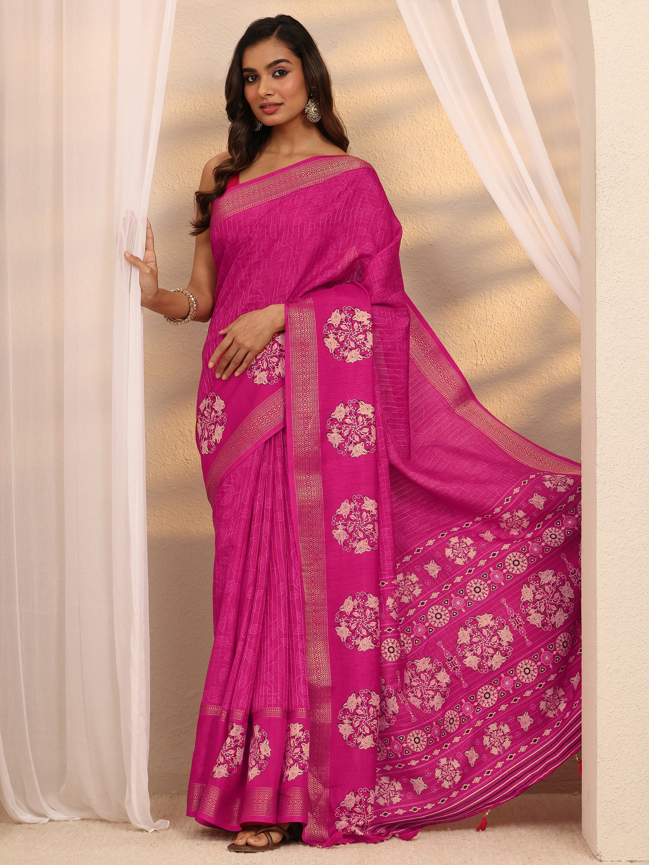 libas Pink Floral Printed Silk Blend Saree With Unstitched Blouse Piece-picture-56
