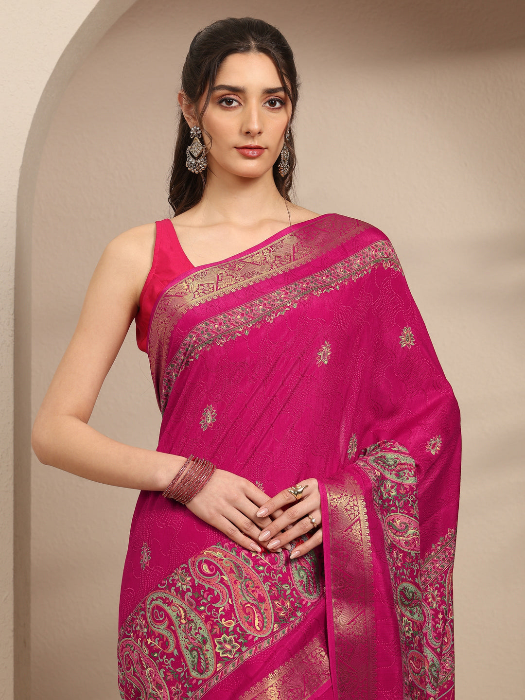 Pink Paisley Printed Silk Blend Saree With Unstitched Blouse Piece