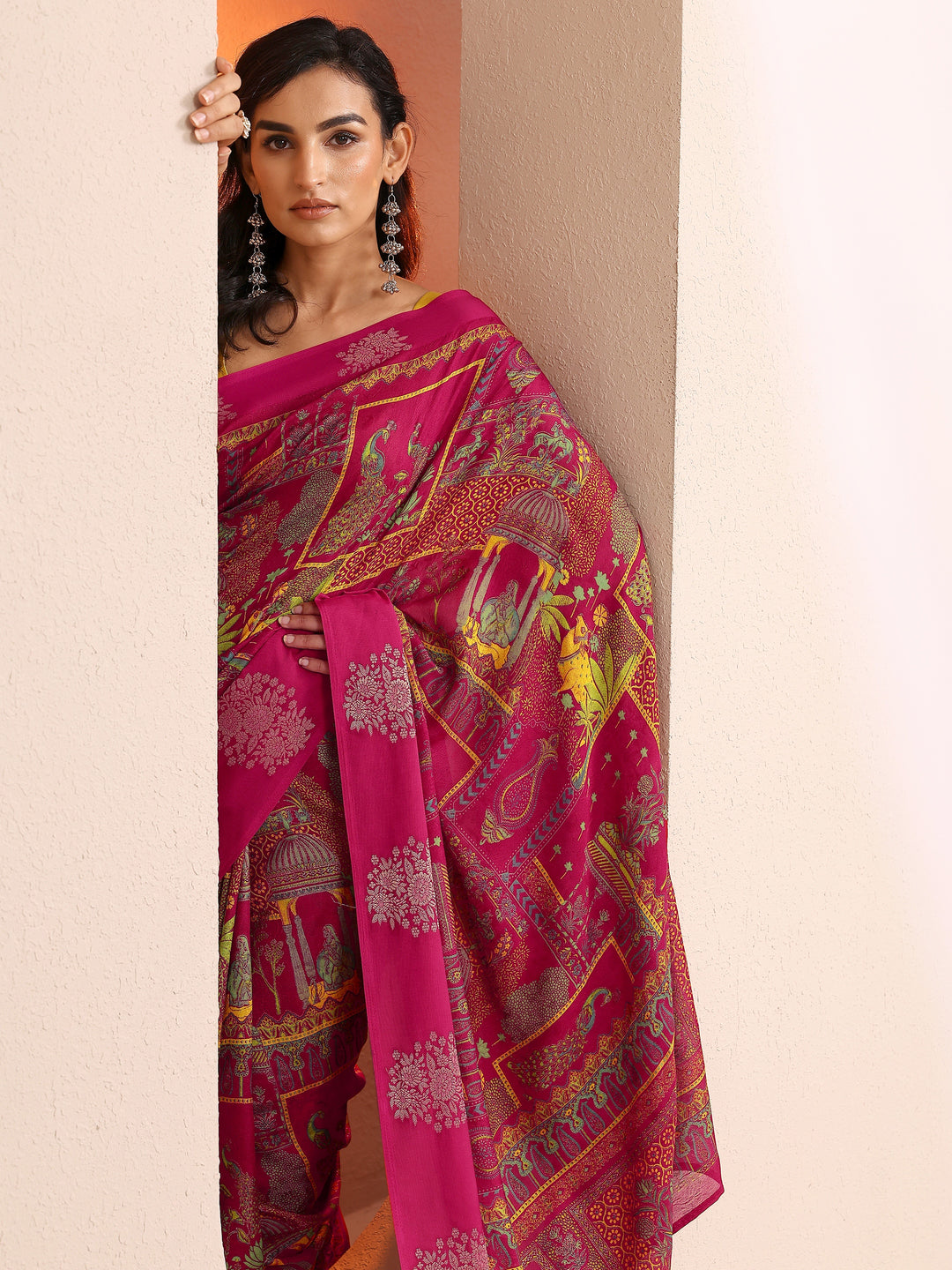 Pink Printed Silk Blend Saree With Unstitched Blouse Piece