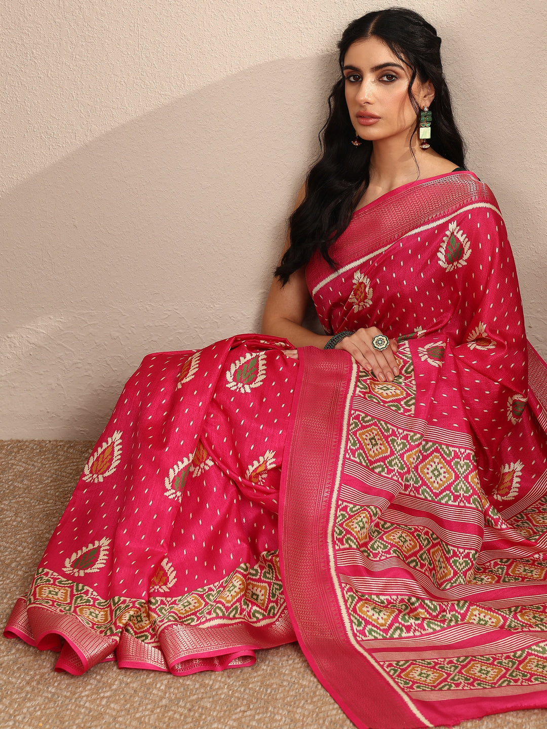 Pink Printed Silk Blend Saree With Unstitched Blouse Piece