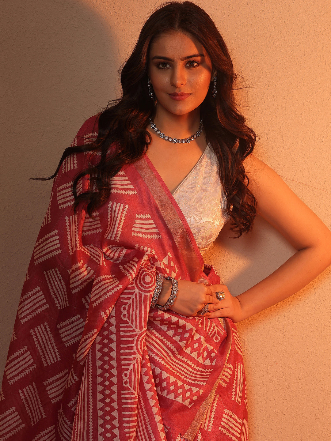 Pink Printed Silk Blend Saree With Unstitched Blouse Piece