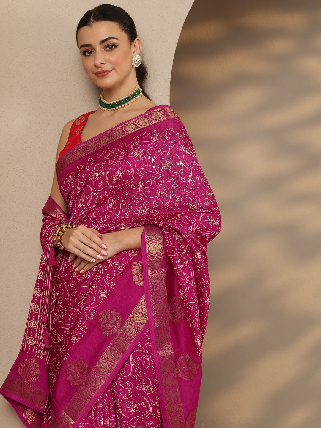Pink Printed Silk Blend Saree With Unstitched Blouse Piece