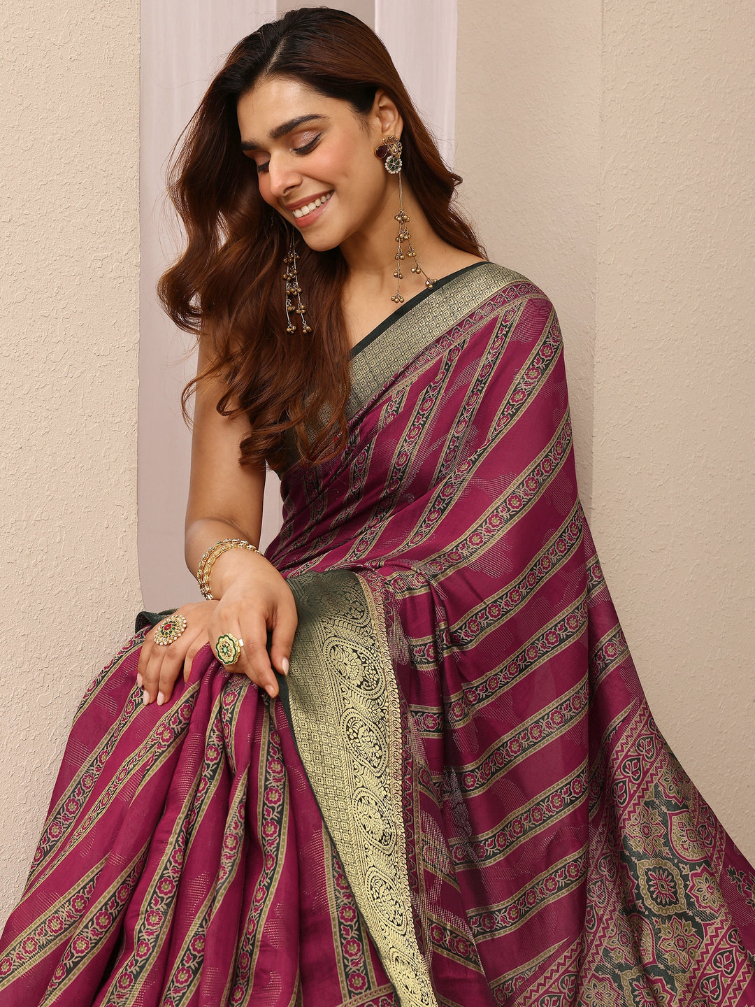 Pink Printed Silk Blend Saree With Unstitched Blouse Piece