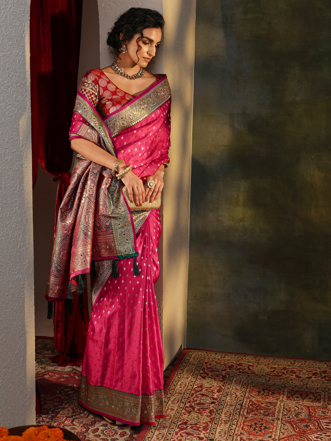  Pink Woven Design Silk Blend Banarasi Saree With Unstitched Blouse Piece 