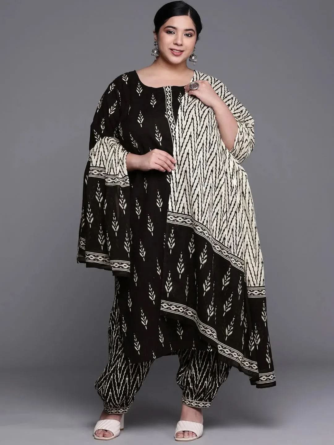 

Buy Plus Size Black Printed Cotton Suit Set - 15169O-3XL | Libas Ethnic Wear Online