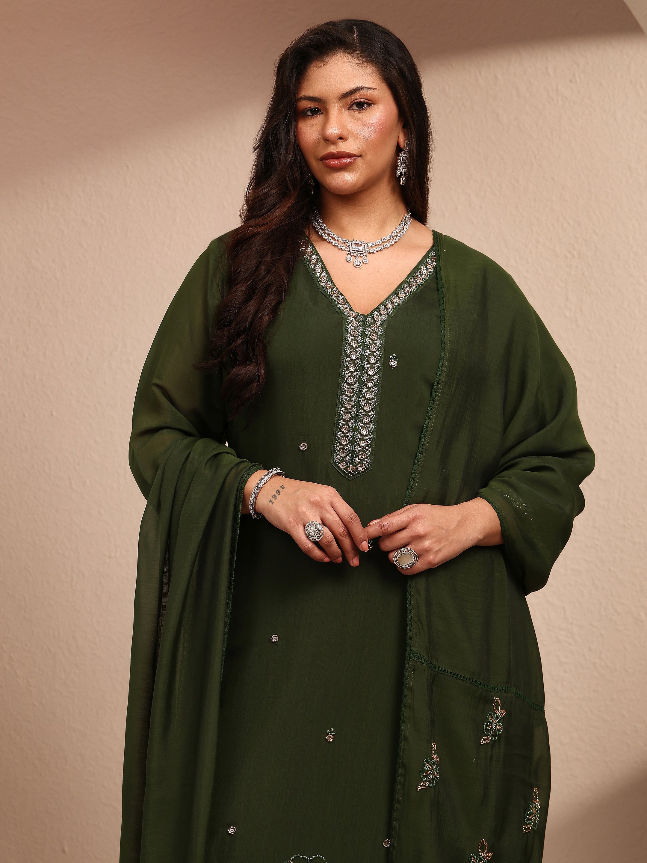 libas Plus Size Green Embroidered Plus Size Clothing Silk Blend Straight Suit Set With Dupatta-picture-28