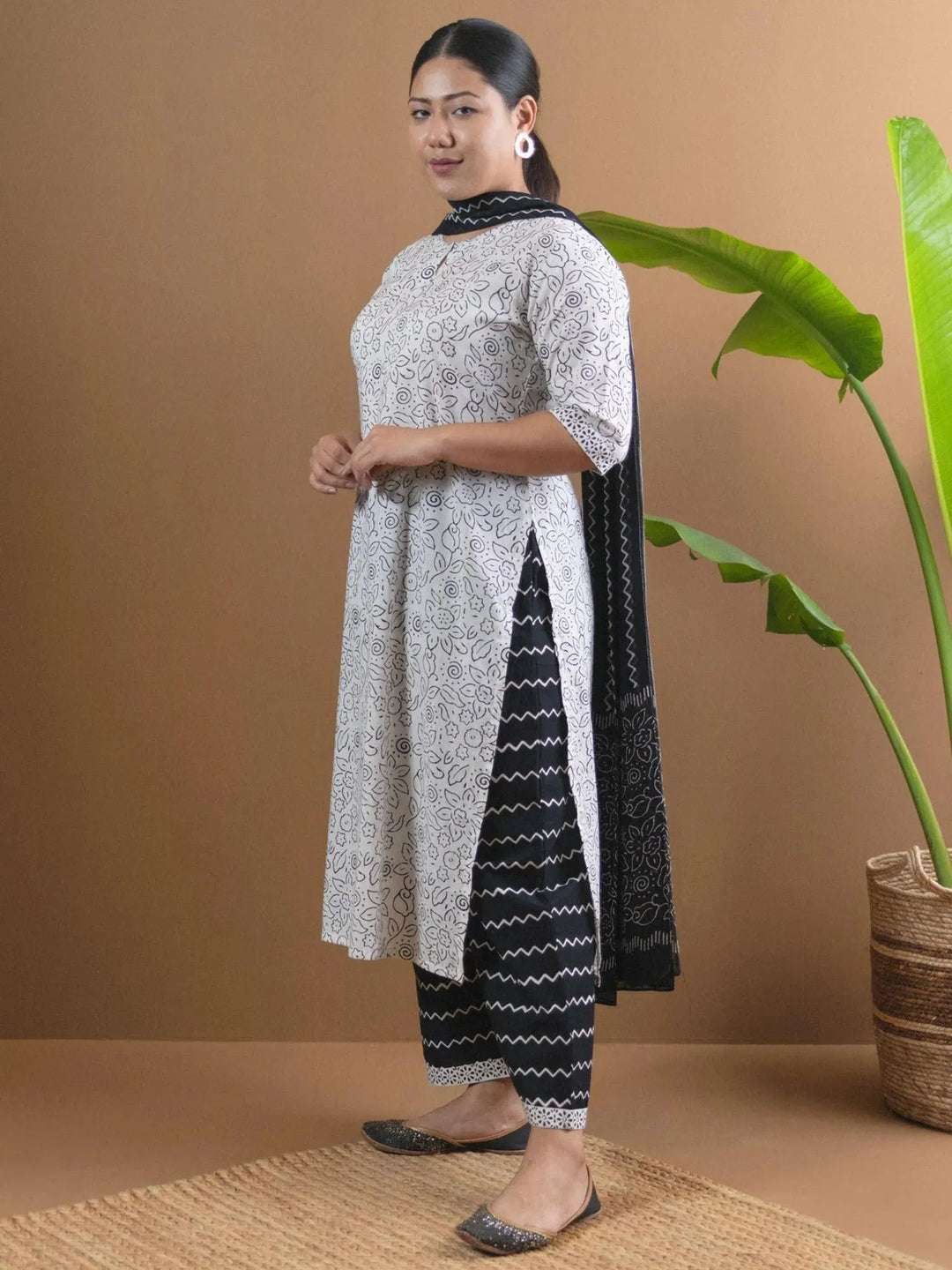 Plus Size White Printed Cotton Suit Set - Libas 