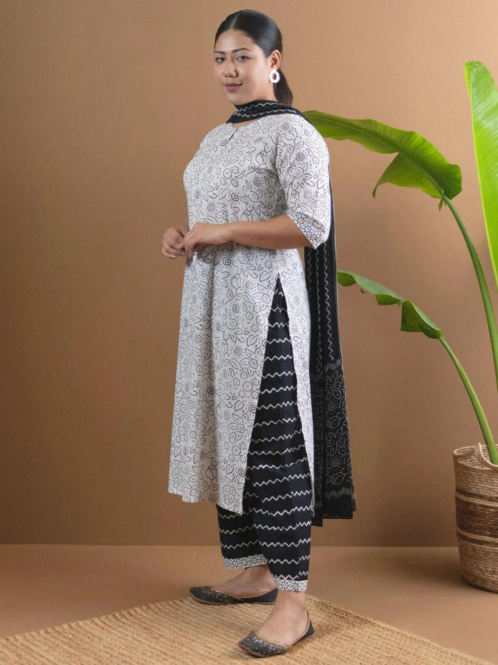 Plus Size White Printed Cotton Suit Set - Libas
