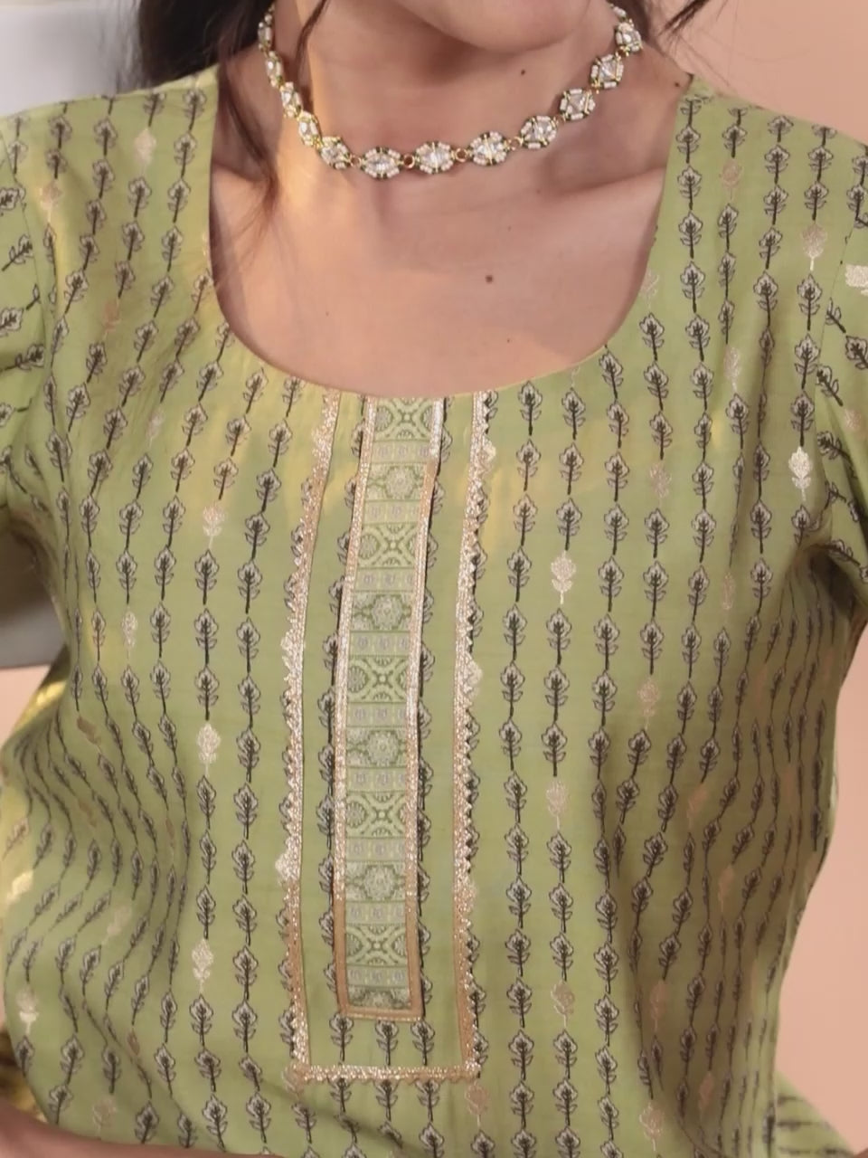  Green Printed Silk Blend Straight Kurta With Trousers 