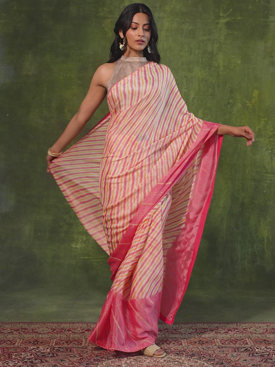 Pink Printed Silk Blend Saree With Unstitched Blouse Piece