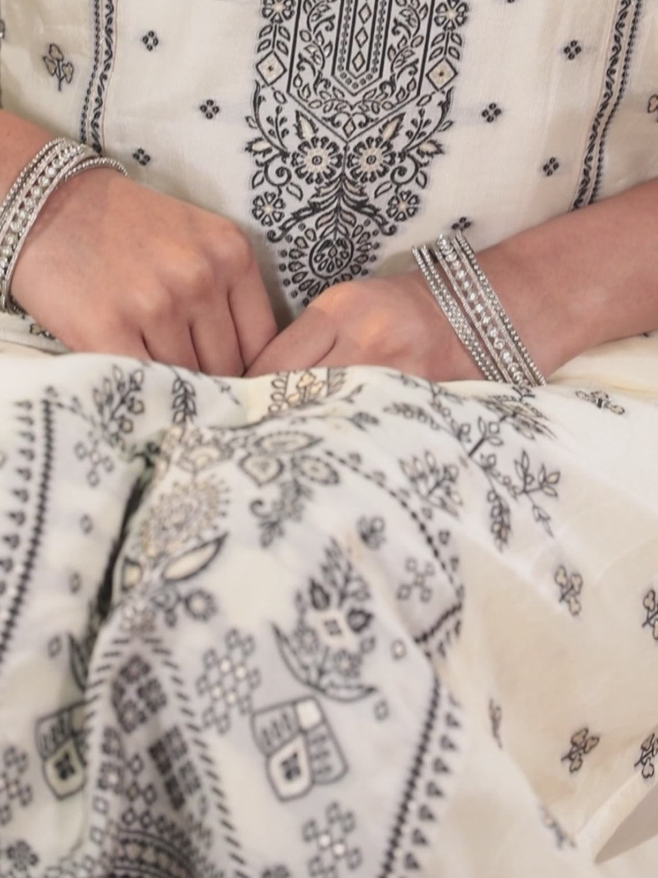  Off White Woven Design Silk Blend Straight Kurta With Trousers & Dupatta 