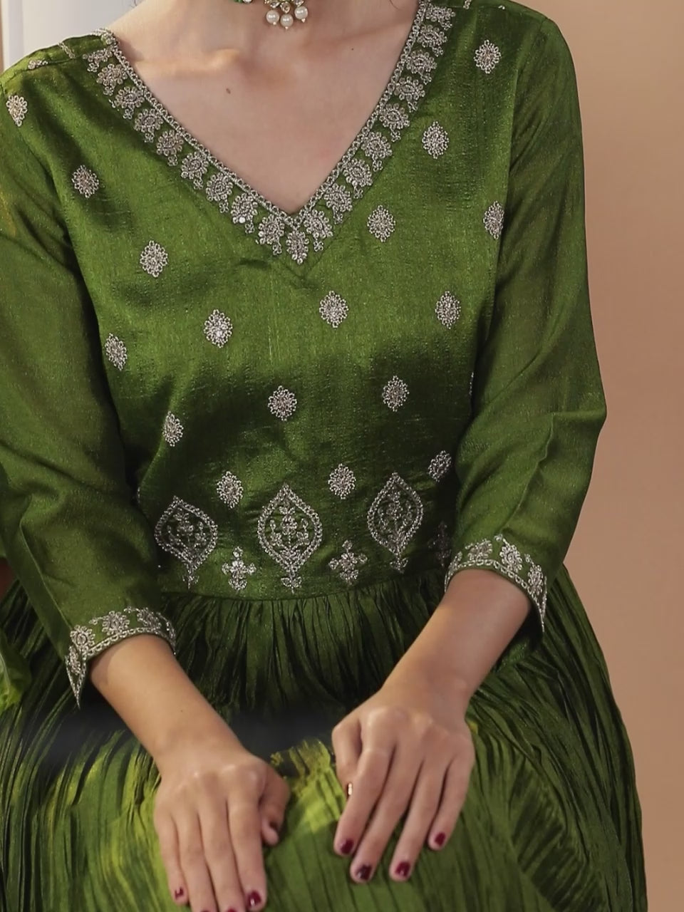  Green Embroidered Silk Blend Anarkali Kurta With Trousers & Dupatta 