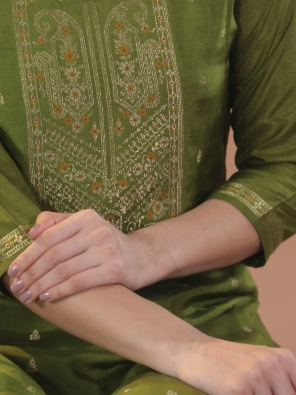  Green Self Design Silk Blend Straight Kurta With Trousers & Dupatta 