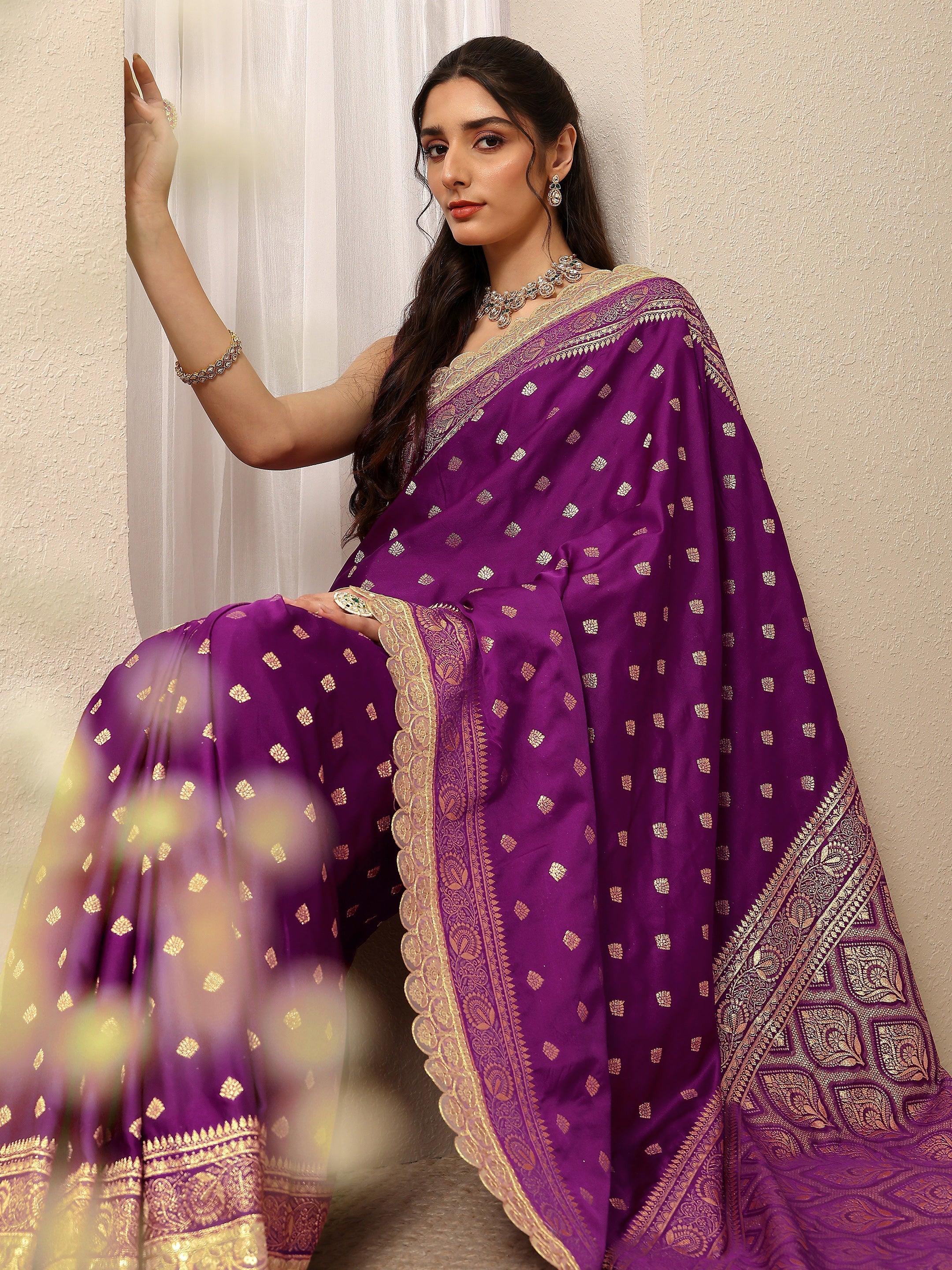 libas Purple Ethnic Motifs Woven Design Silk Blend Saree With Unstitched Blouse Piece-picture-32