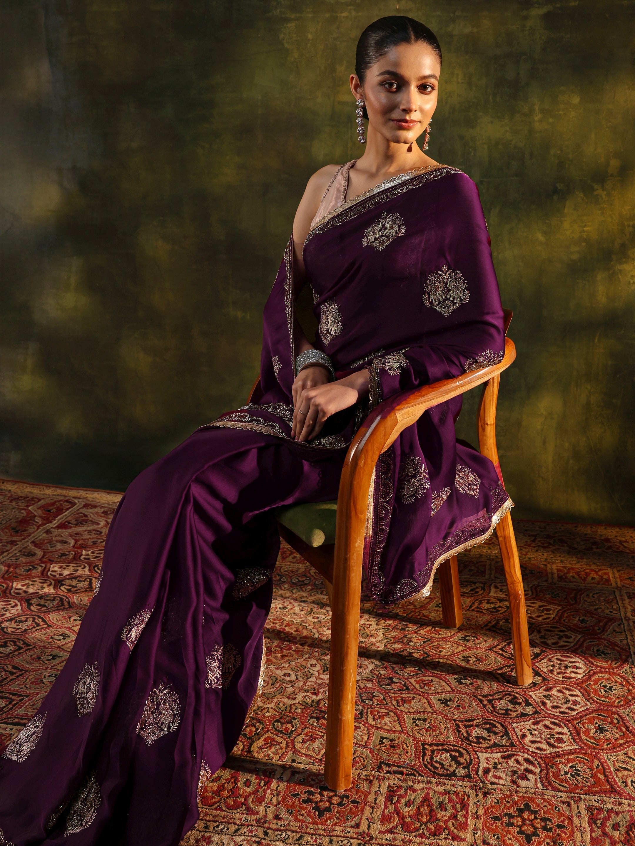 Purple Floral Embellished Satin Saree With Unstitched Blouse Piece-image-29