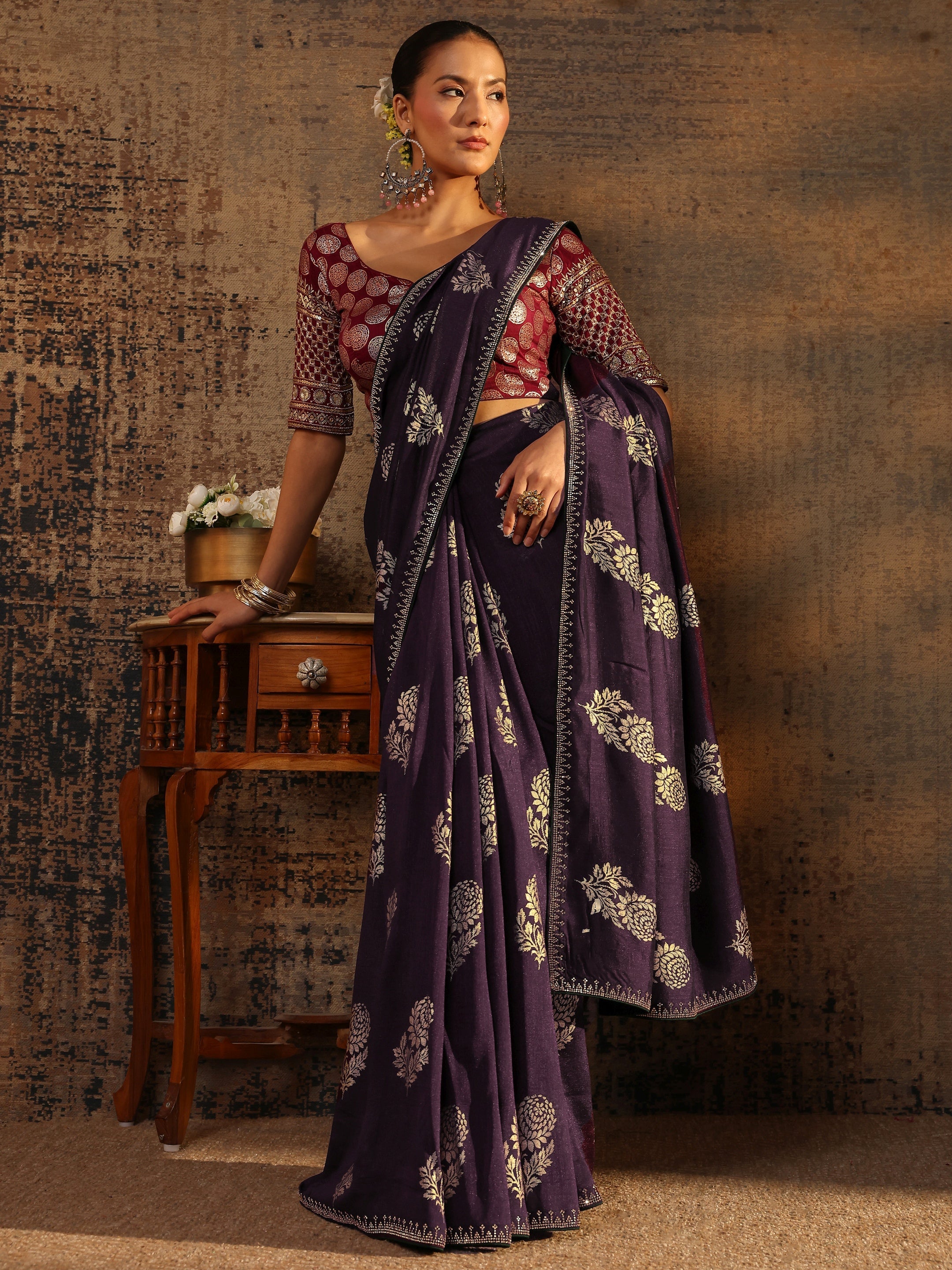 Purple Floral Printed Silk Blend Saree With Unstitched Blouse Piece-image-32