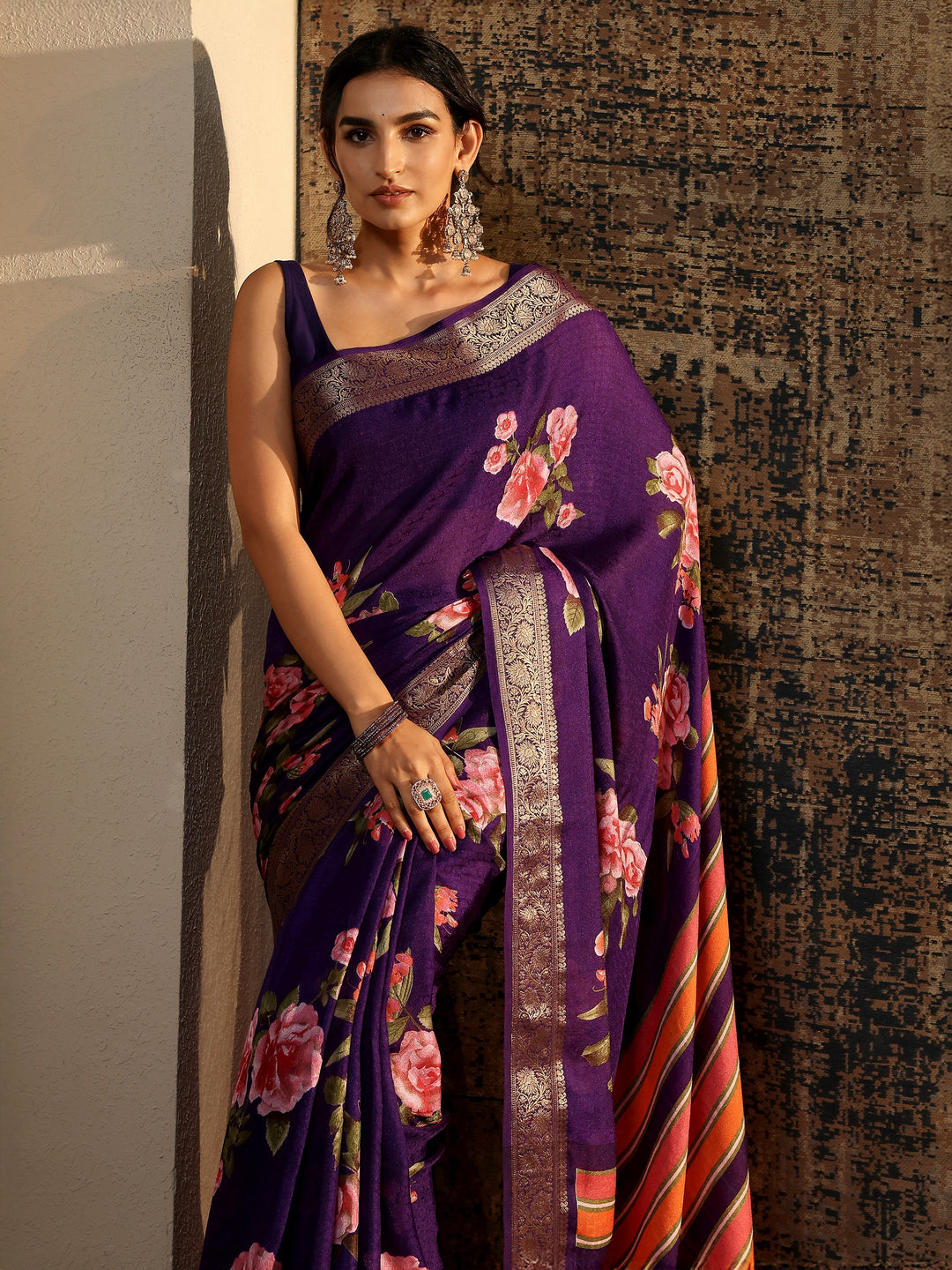 Purple Printed Silk Blend Saree With Unstitched Blouse Piece