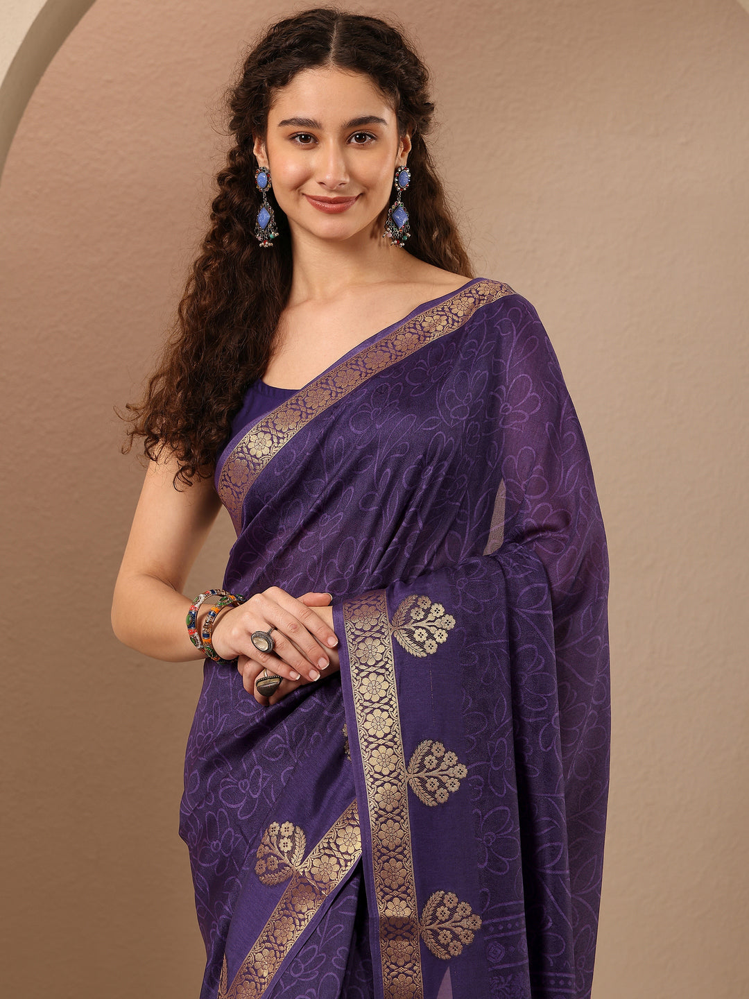 Purple Printed Silk Blend Saree With Unstitched Blouse Piece