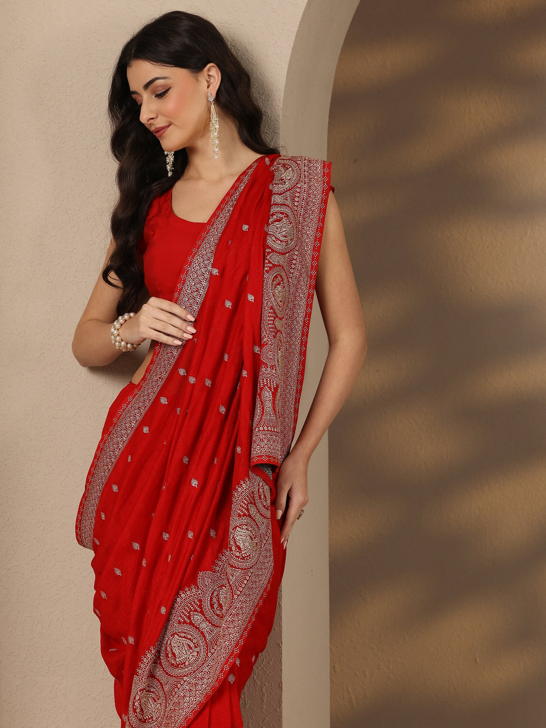 Red Embroidered Georgette Saree With Unstitched Blouse Piece