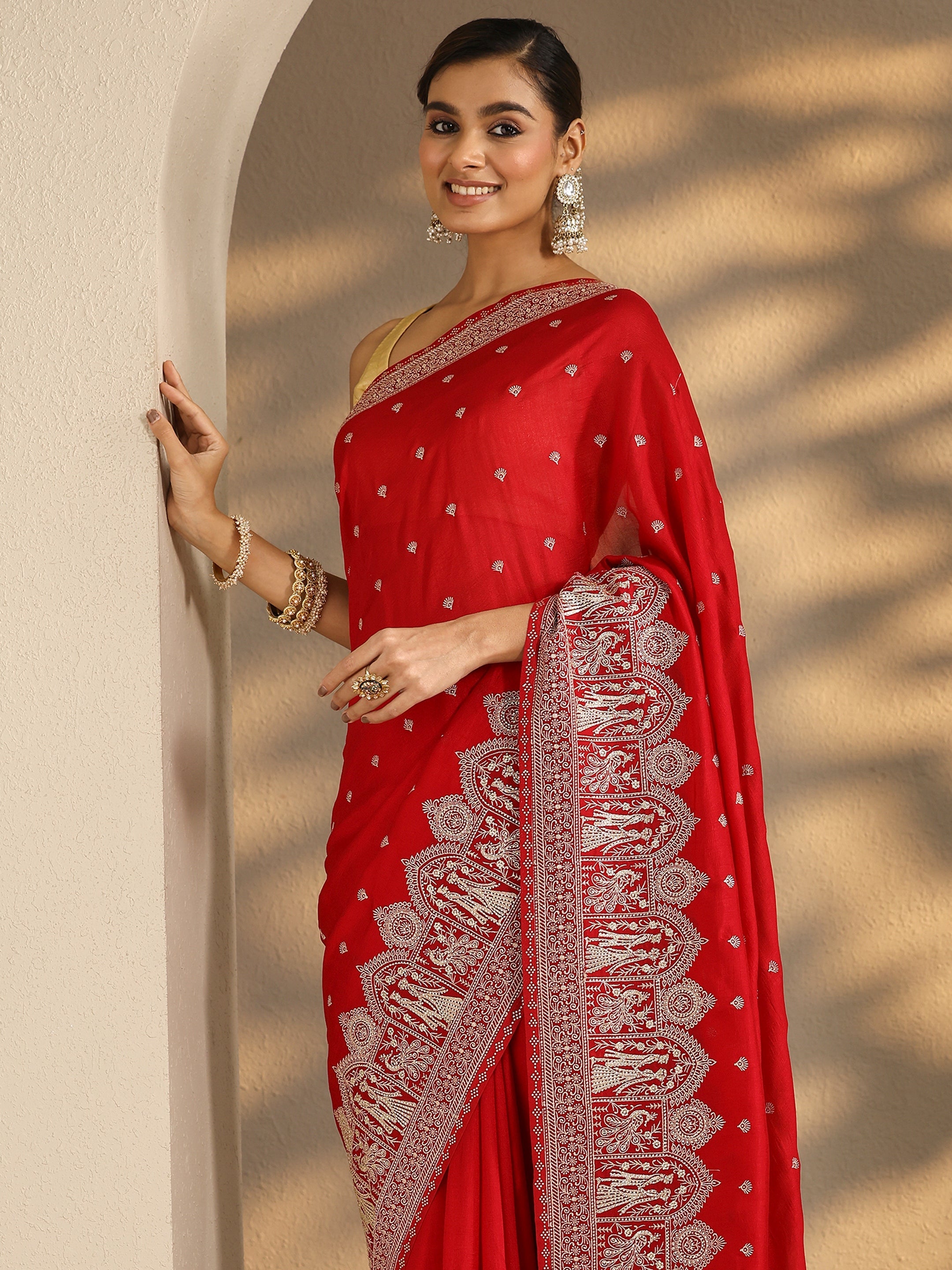 Red Embroidered Georgette Saree With Unstitched Blouse Piece-image-48