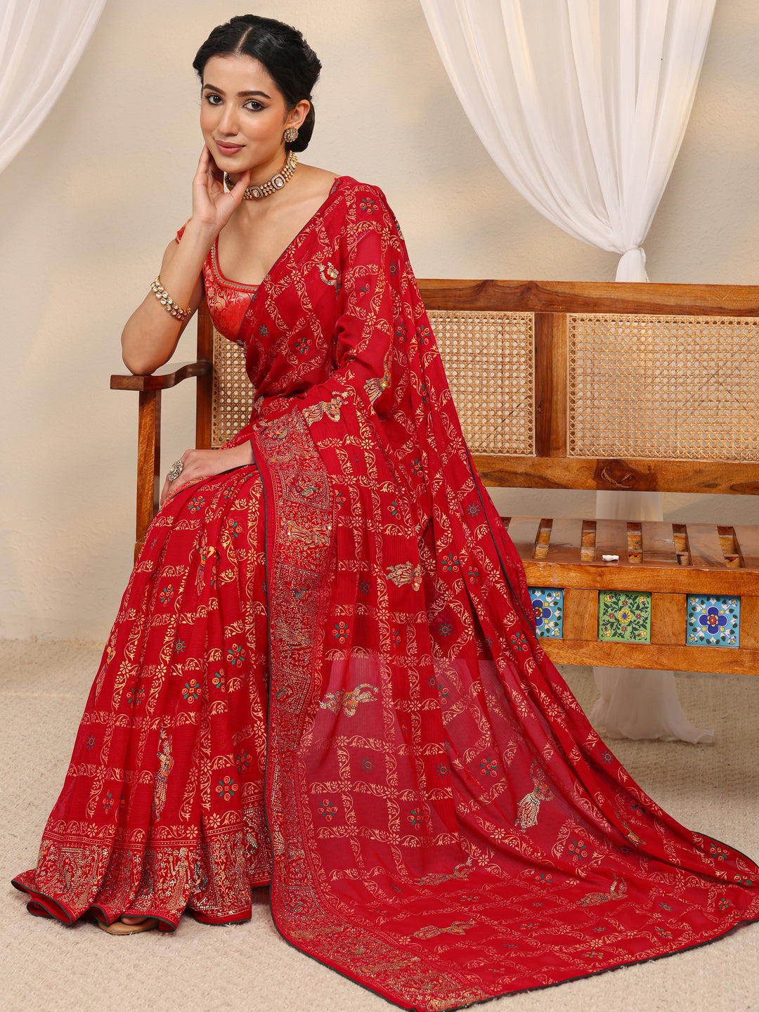 Red Ethnic Printed Silk Blend Saree With Unstitched Blouse Piece