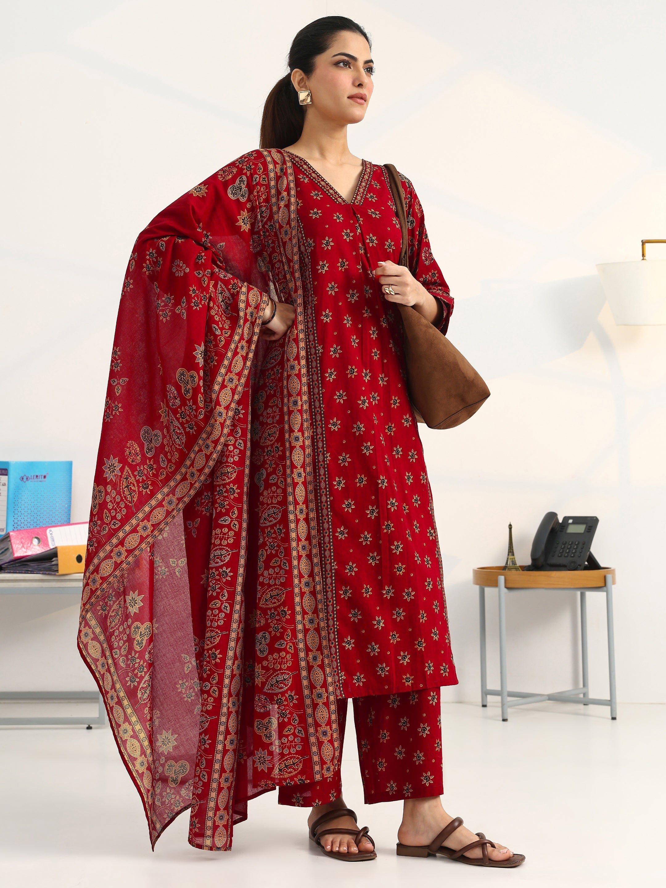 libas Red Floral Printed Cotton Blend Straight Suit Set With Dupatta-picture-19