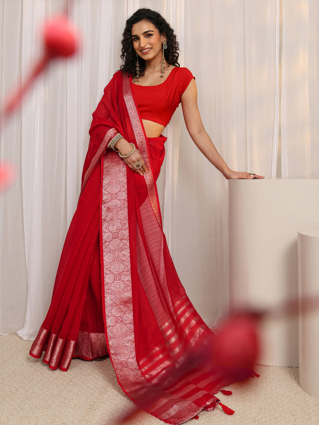 Red Floral Woven Design Silk Blend Saree 
With Unstitched Blouse Piece