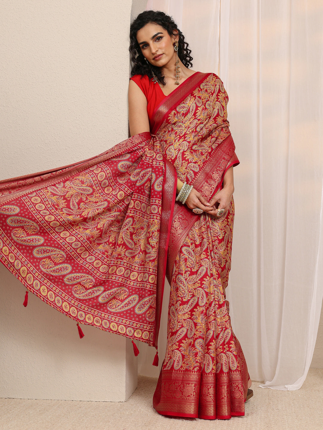 Red Paisley Printed Silk Blend Saree 
With Unstitched Blouse Piece
