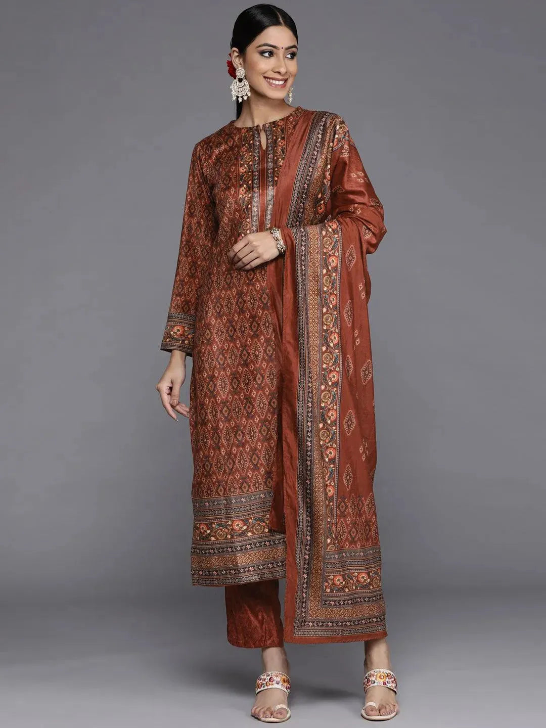 Red Printed Velvet Straight Suit Set With Trousers - Libas 
