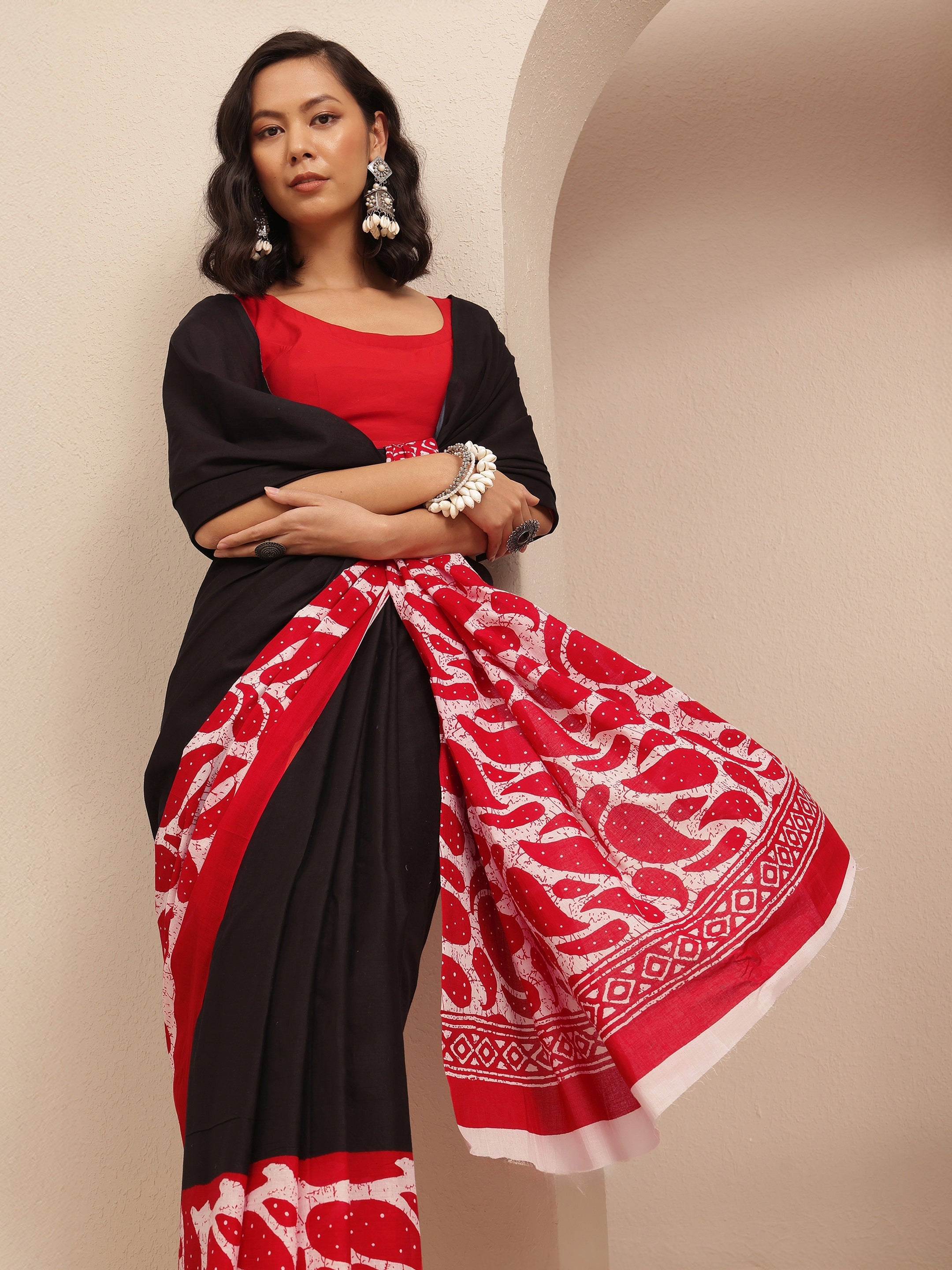Red Solid Cotton Saree With Unstitched Blouse Piece-image-40