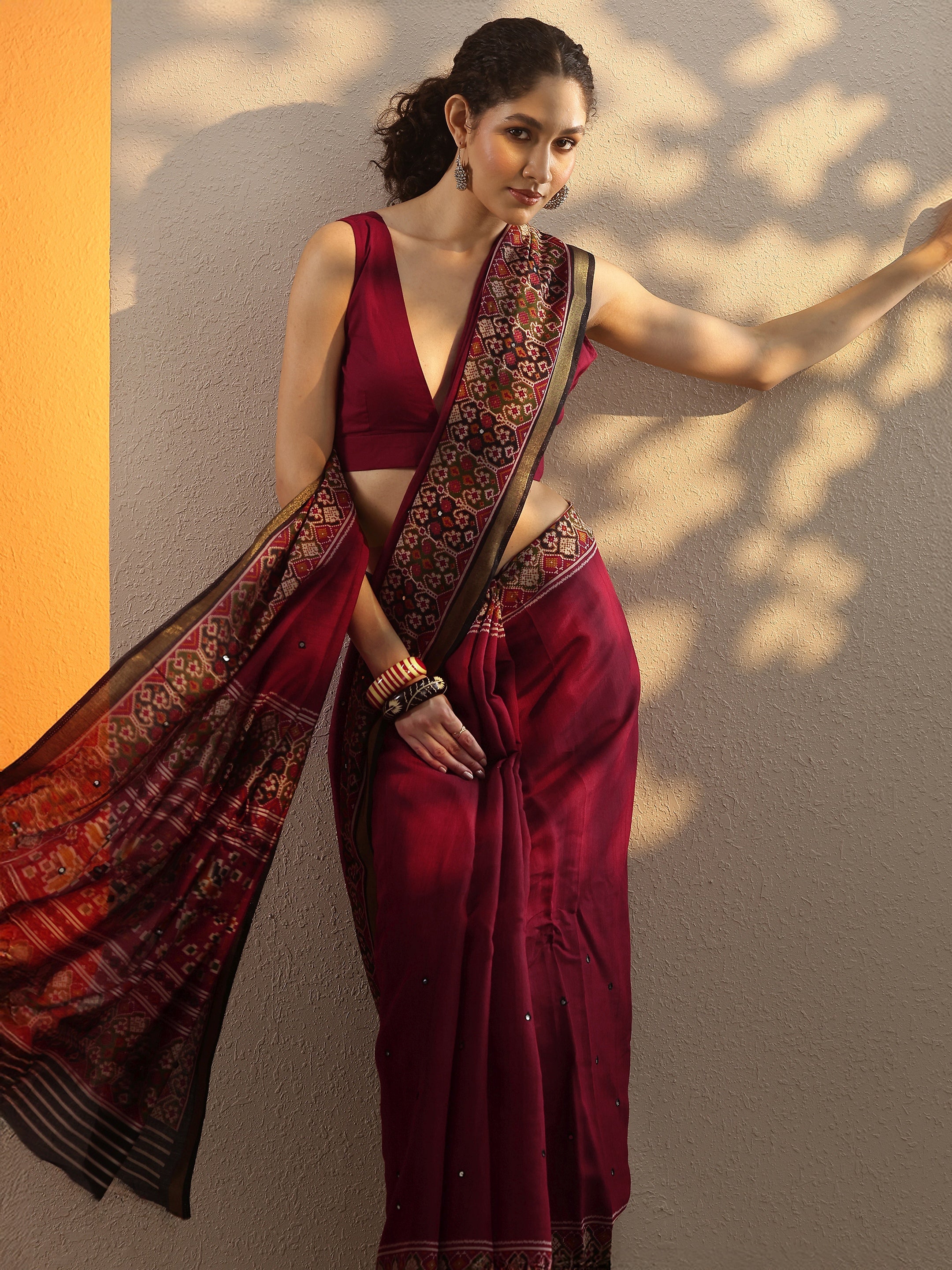 Red Solid Silk Blend Saree With Unstitched Blouse Piece-image-46