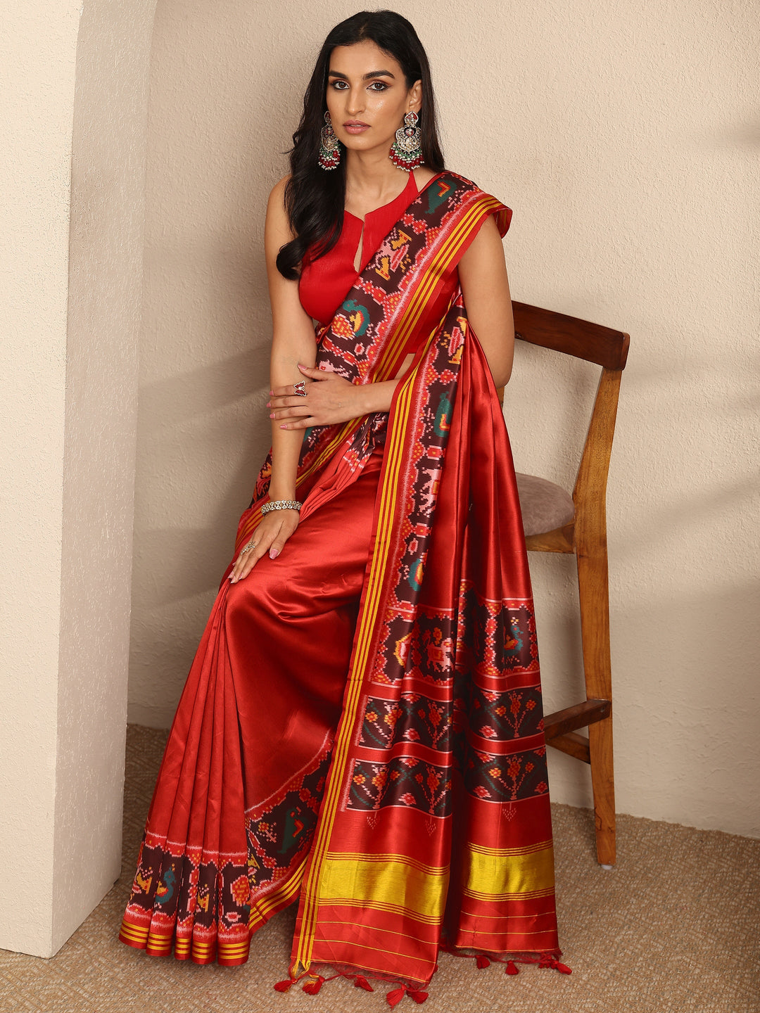 Red Solid Silk Saree With Unstitched Blouse Piece