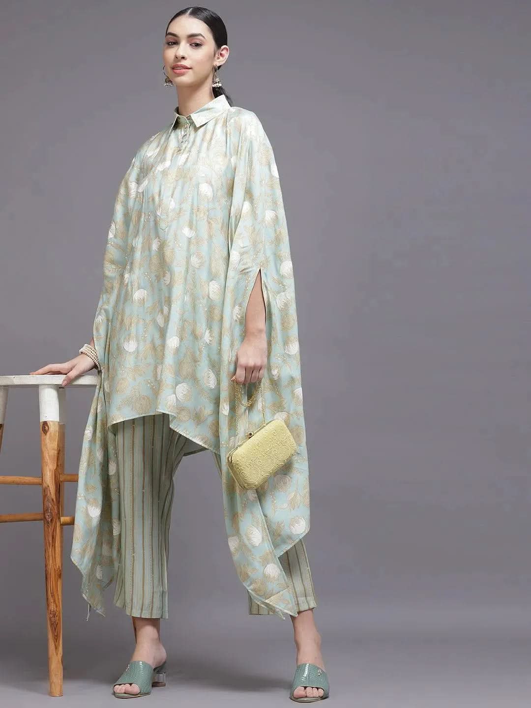 

Buy Sea Green Printed Silk Blend Suit Set - 33382O-XS | Libas Ethnic Wear Online