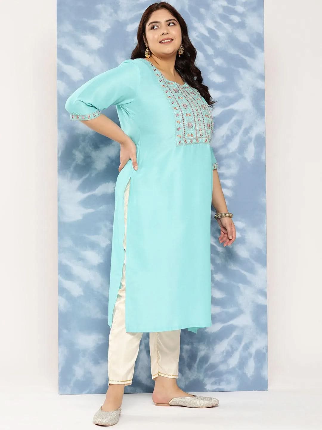 Sea Green Yoke Design Silk Straight Kurta - Libas 