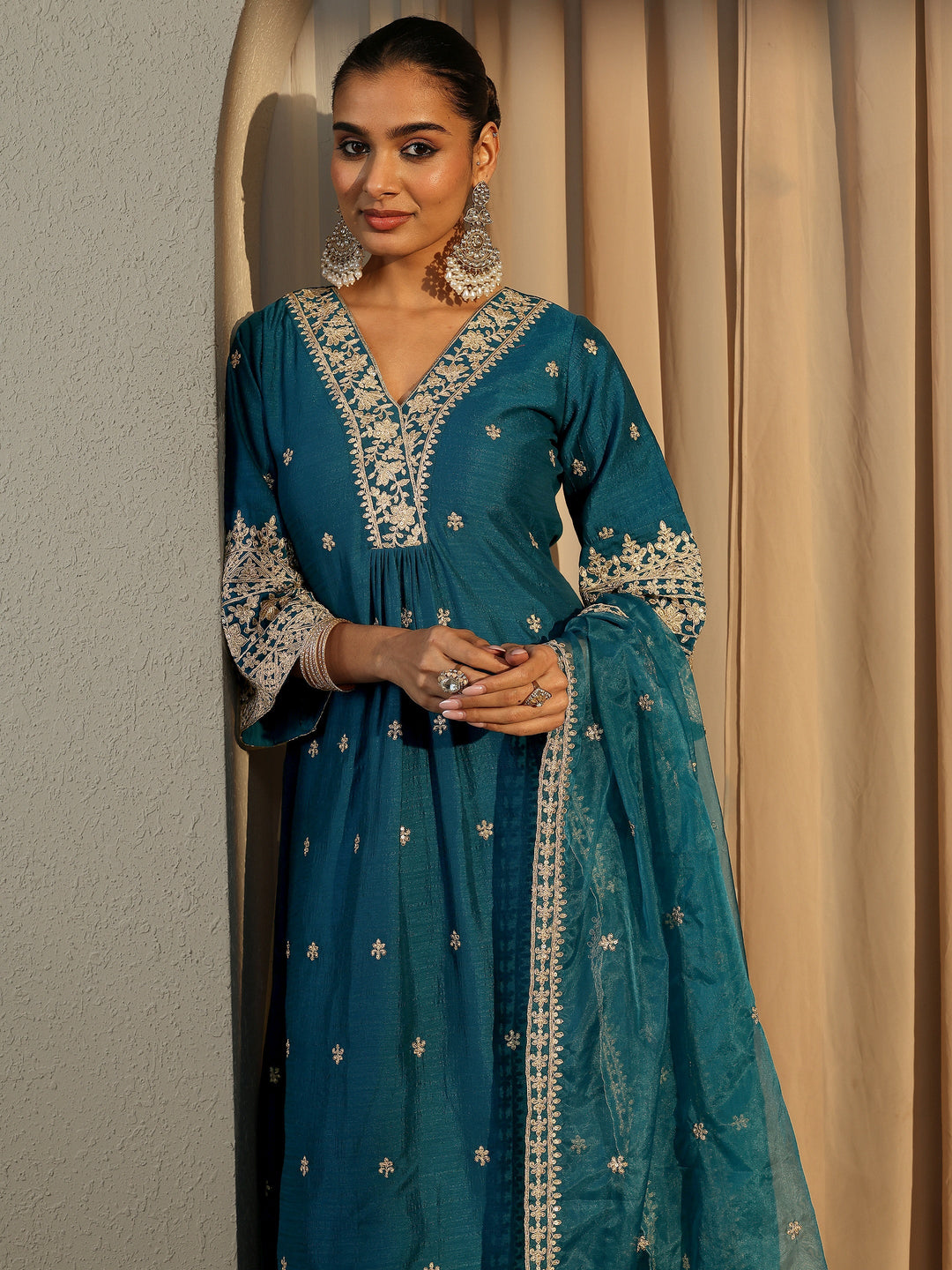 Teal Embroidered Silk Blend Anarkali Suit Set With Dupatta 