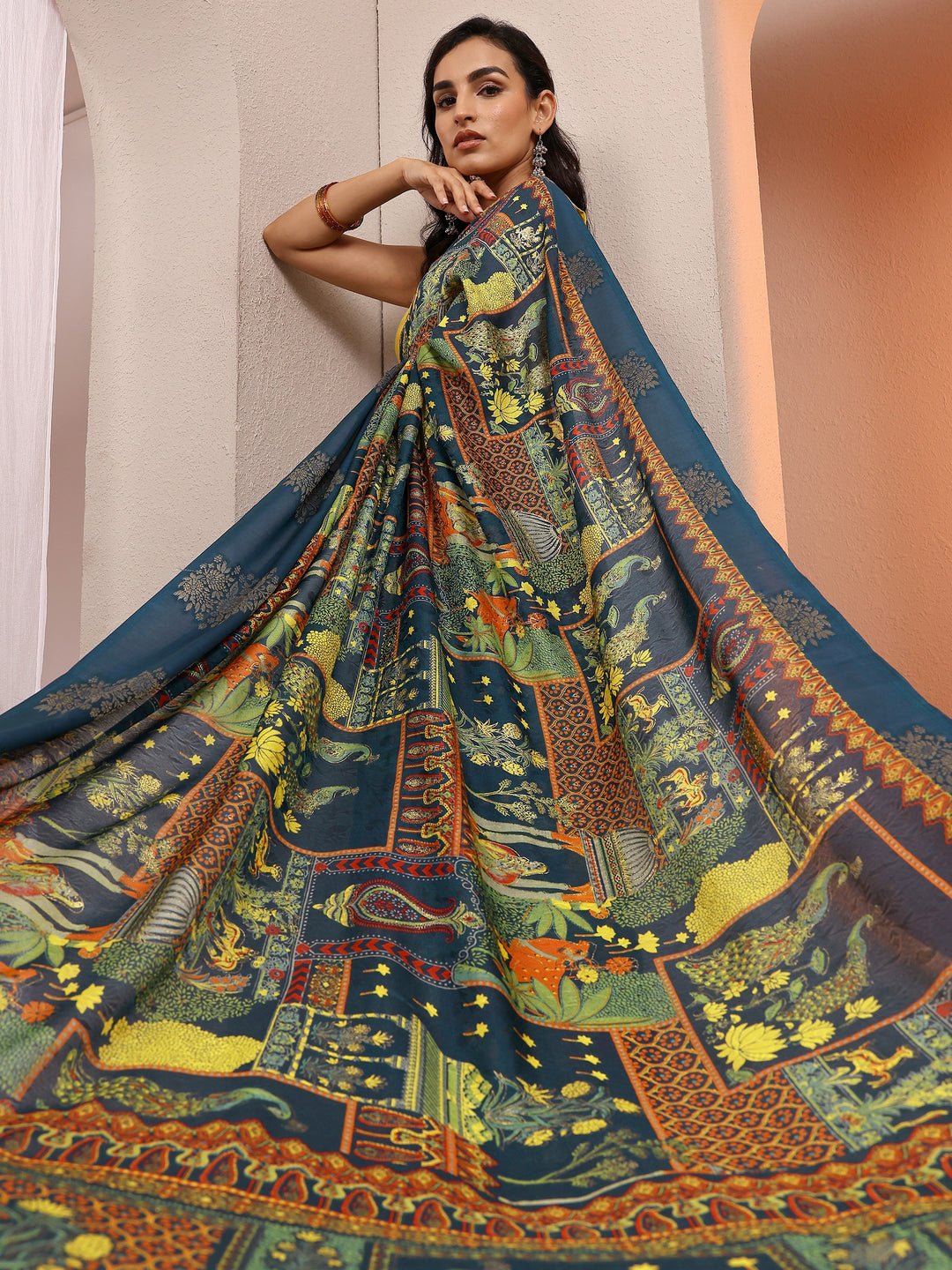 Teal Printed Silk Blend Saree With Unstitched Blouse Piece